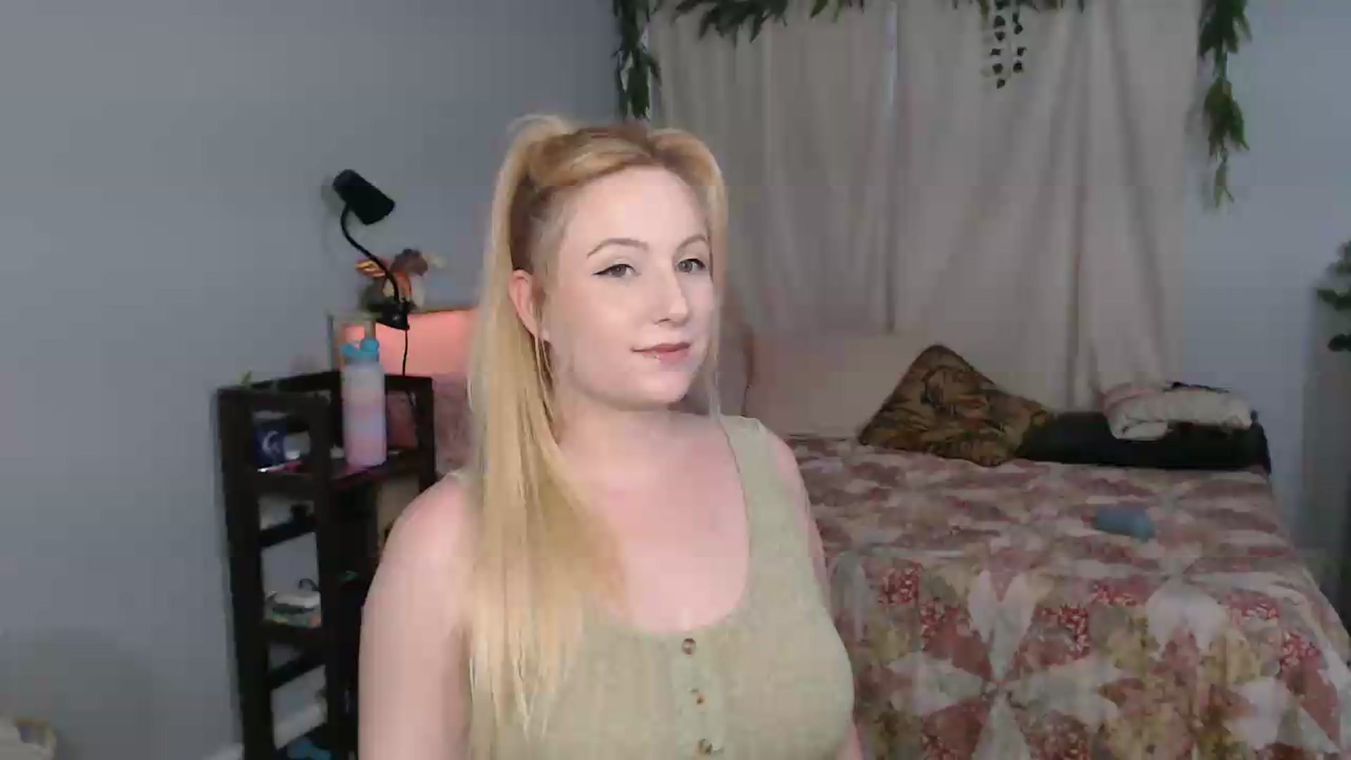 Gallery image thumbnail from Gardengirl69's myfreecams stream on, 08/15/2026, 22:21 image 1 of 20