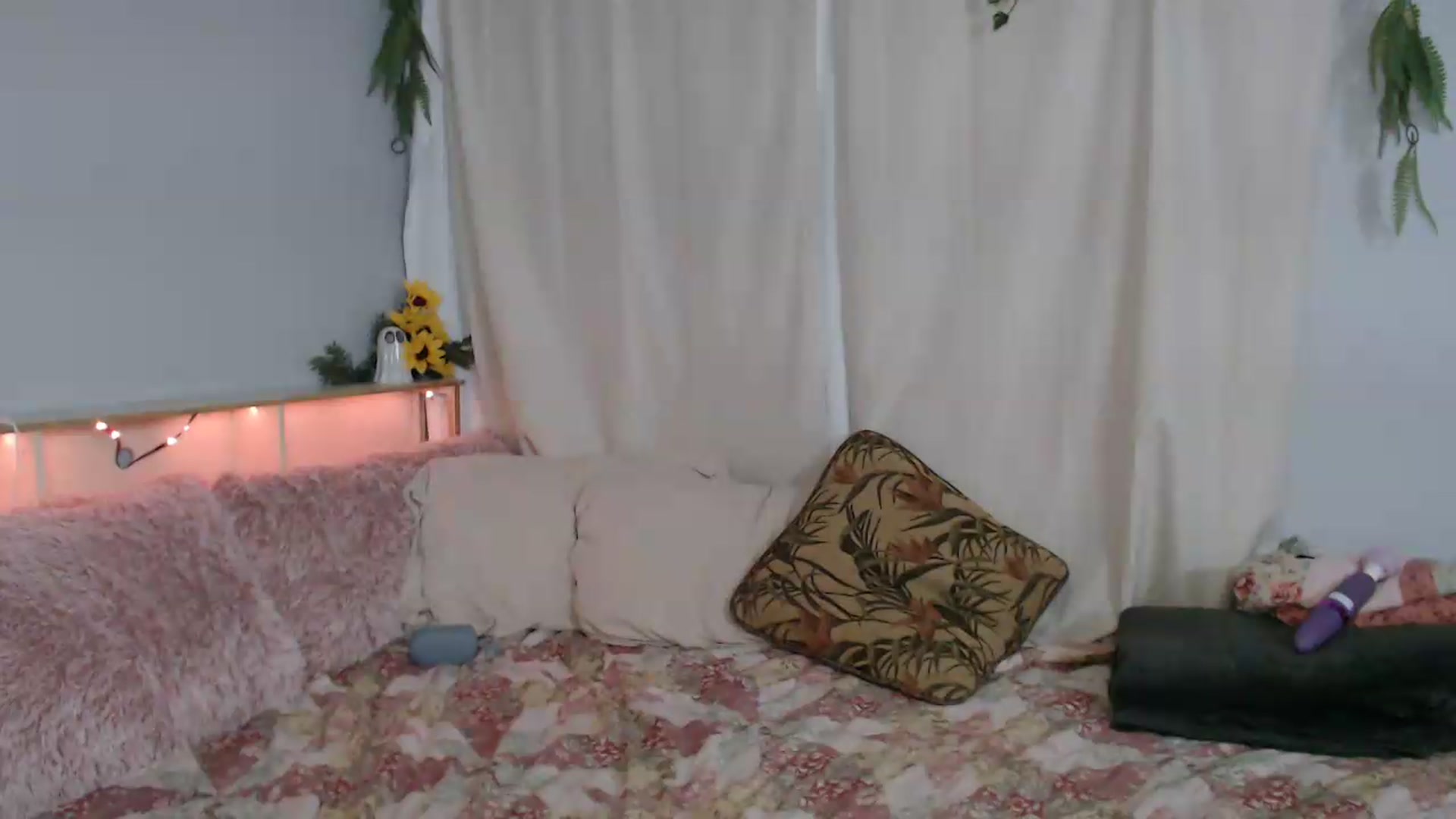 Gallery image thumbnail from Gardengirl69's myfreecams stream on, 09/13/2026, 24:37 image 20 of 20