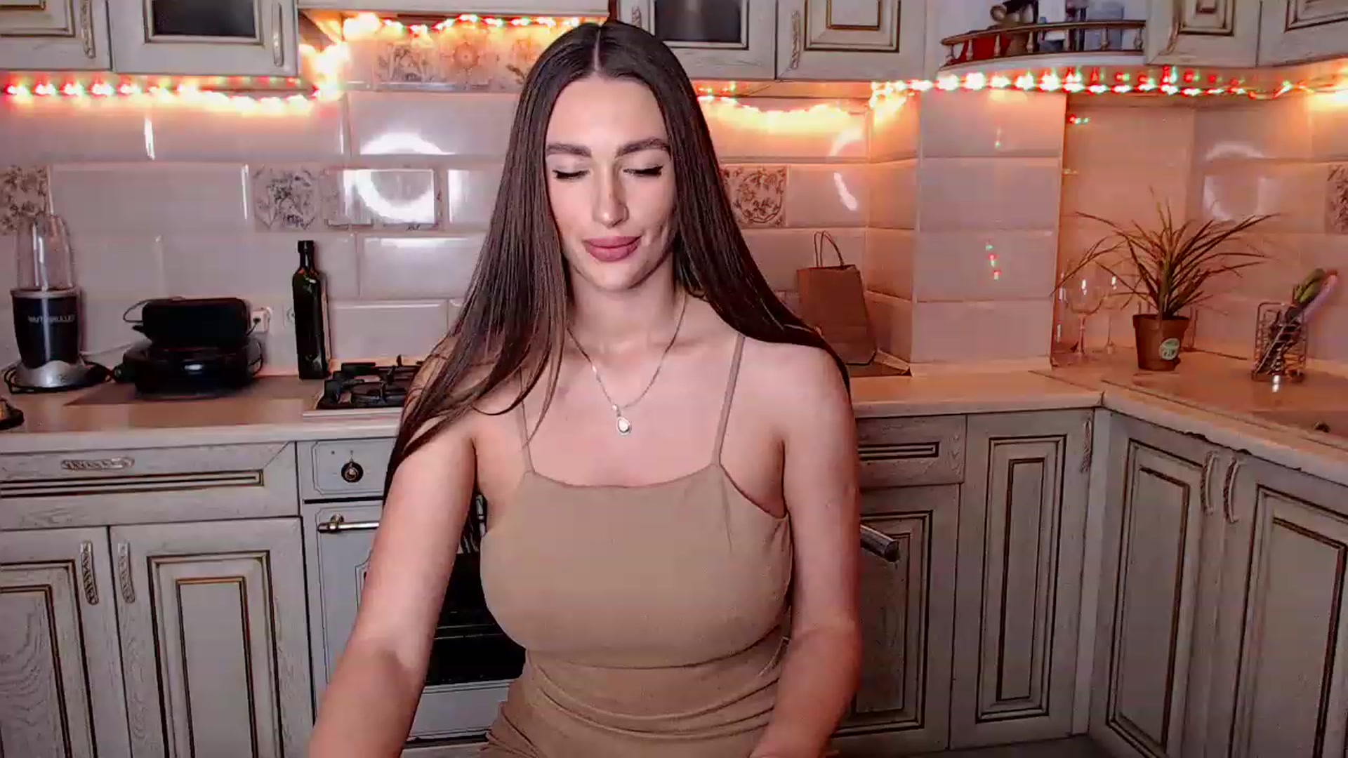 Gallery image thumbnail from Garzzi's myfreecams stream on, 11/15/2022, 02:15 image 7 of 20