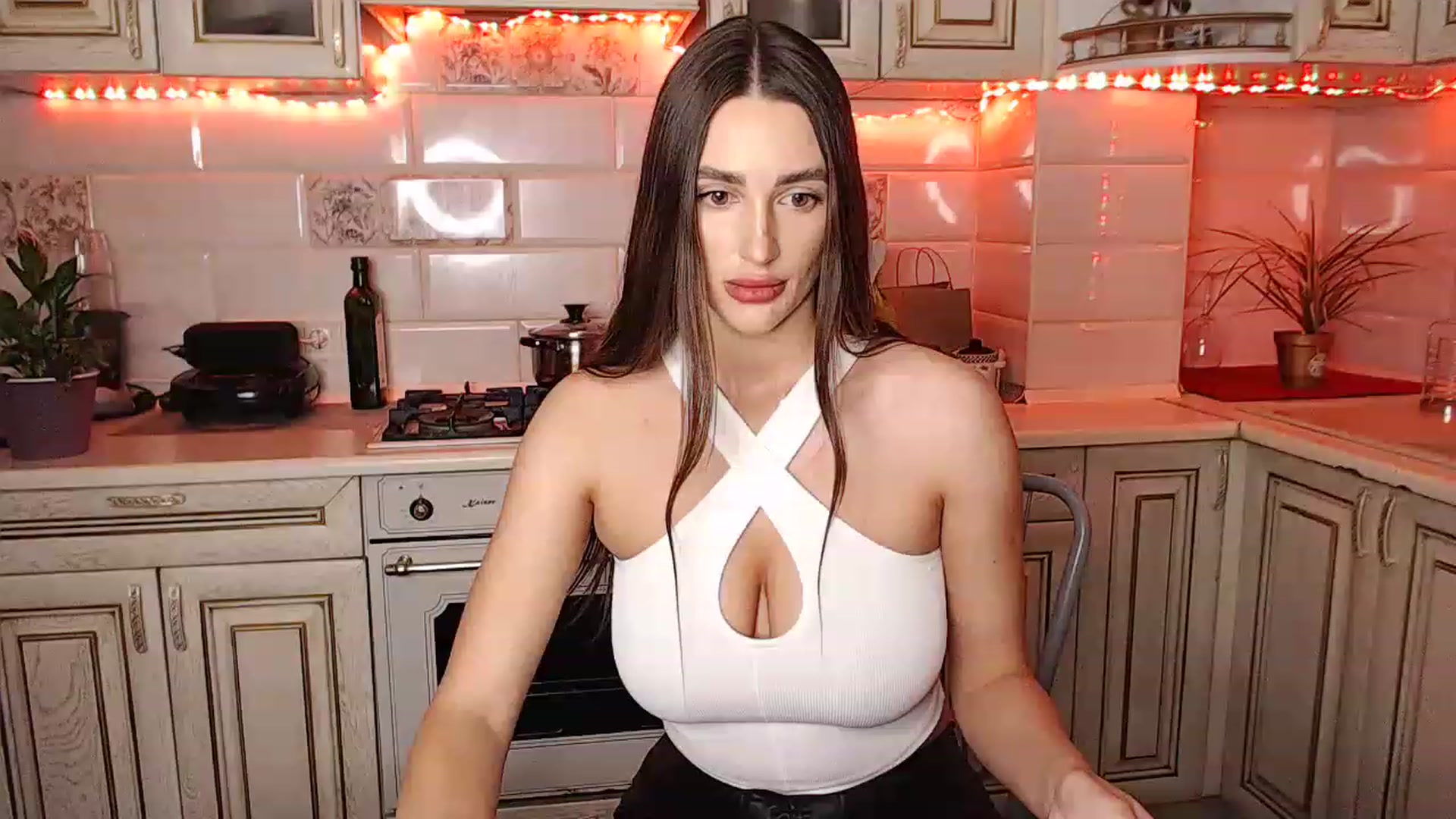 Gallery image thumbnail from Garzzi's myfreecams stream on, 11/22/2022, 24:56 image 9 of 20