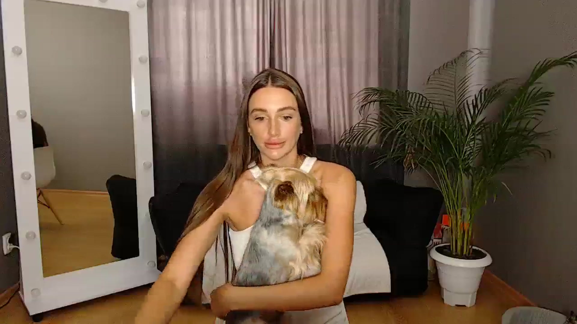 Gallery image thumbnail from Garzzi's myfreecams stream on, 08/08/2023, 13:59 image 11 of 20
