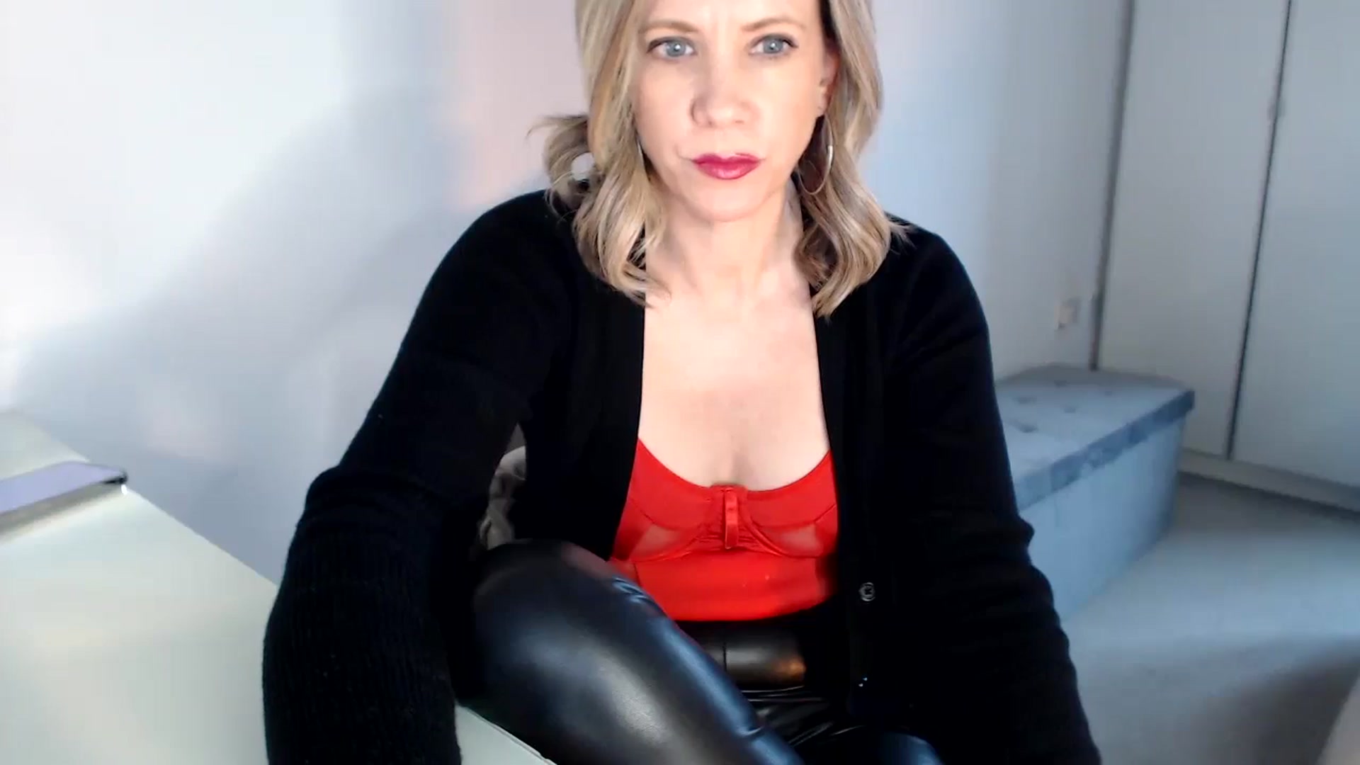 Gallery image thumbnail from GddsMsKelly's myfreecams stream on, 03/23/2025, 15:09 image 7 of 20