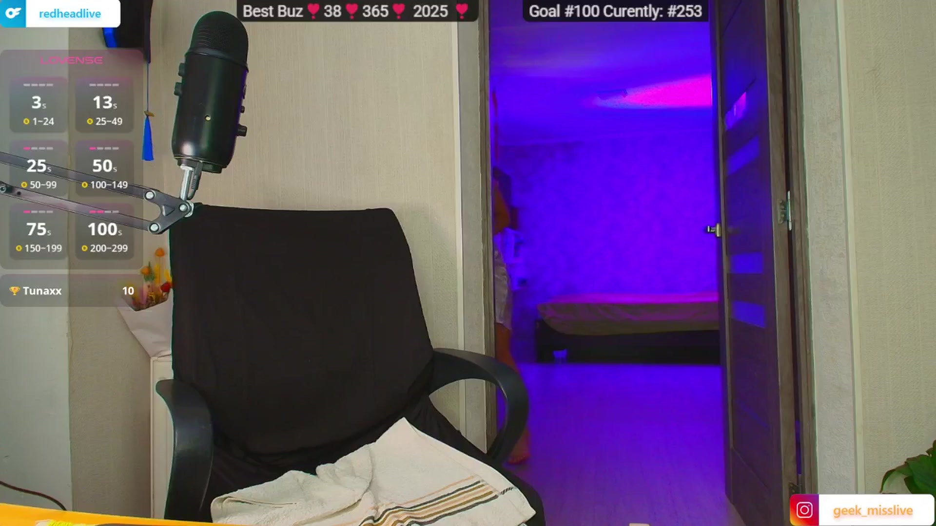 Gallery image thumbnail from Geek_MISS's myfreecams stream on, 07/13/2025, 13:41 image 6 of 20