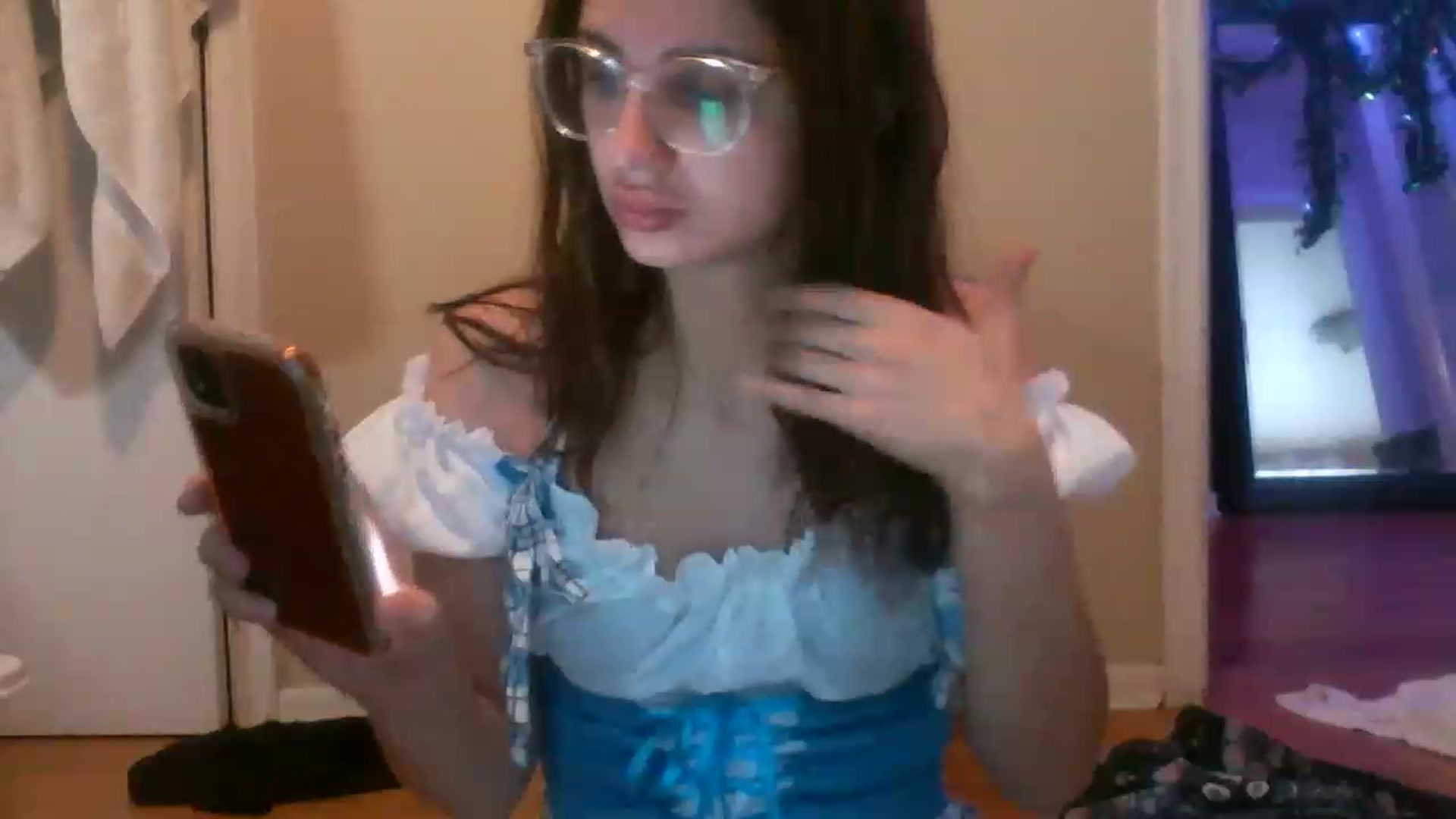 Gallery image thumbnail from Geekygirl10's myfreecams stream on, 11/16/2022, 16:47 image 5 of 20