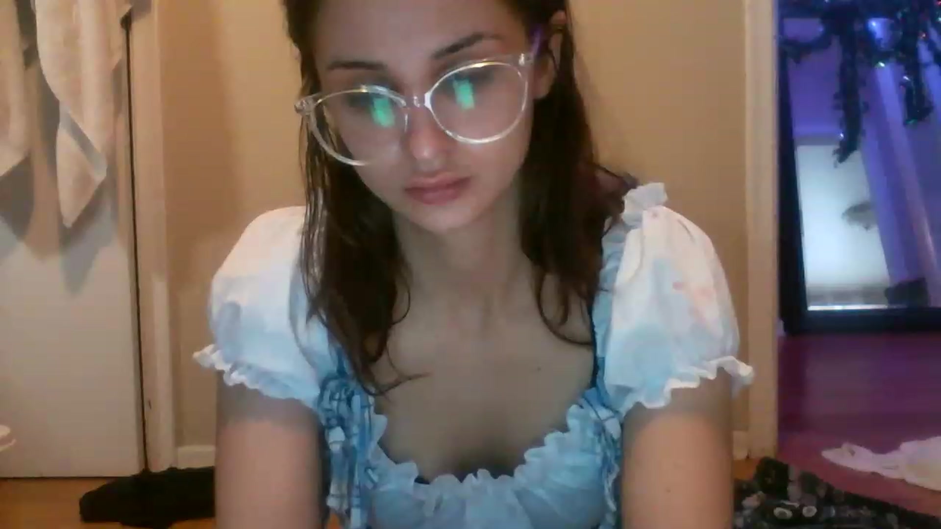Gallery image thumbnail from Geekygirl10's myfreecams stream on, 11/16/2022, 16:47 image 6 of 20