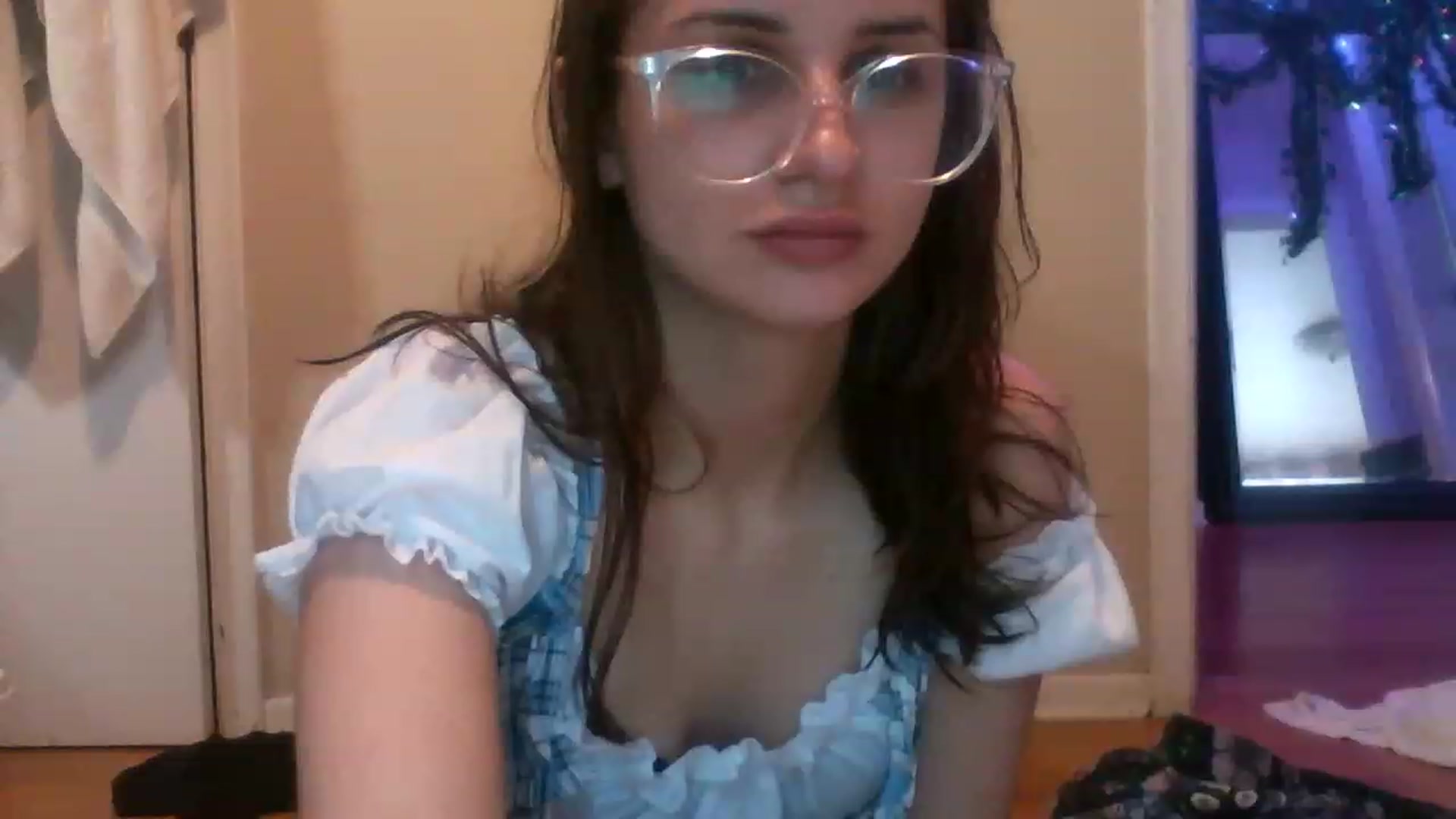 Gallery image thumbnail from Geekygirl10's myfreecams stream on, 11/16/2022, 16:47 image 4 of 20