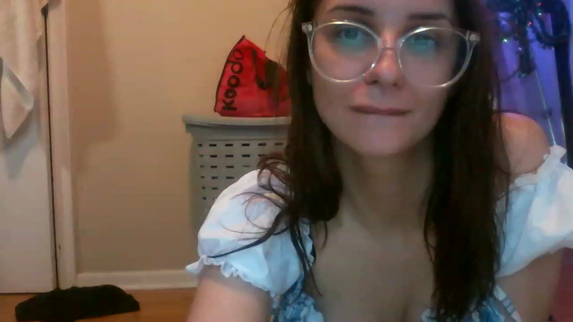 Gallery image thumbnail from Geekygirl10's myfreecams stream on, 11/16/2022, 16:47 image 1 of 20