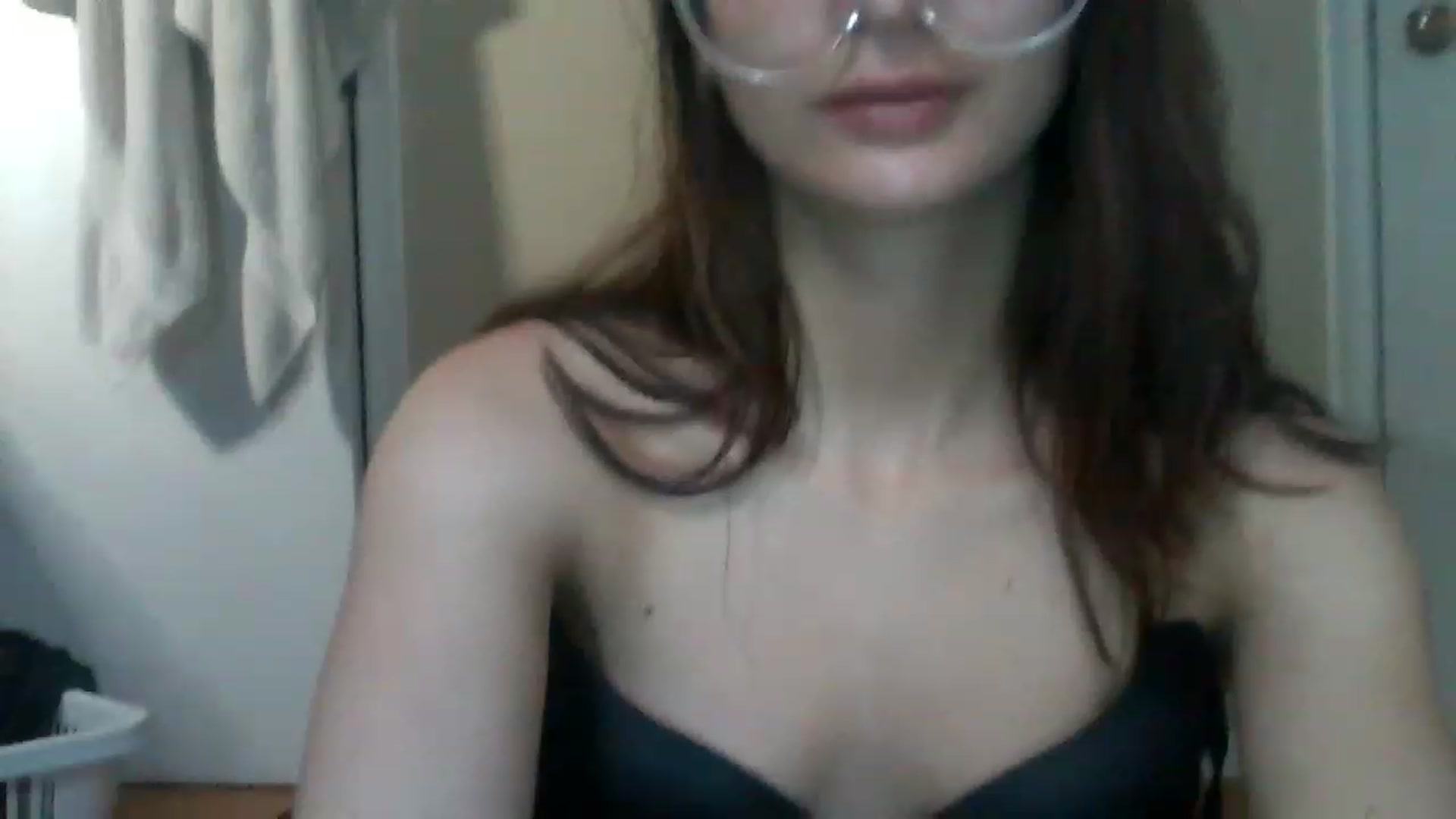 Gallery image thumbnail from Geekygirl10's myfreecams stream on, 11/16/2022, 17:09 image 19 of 20