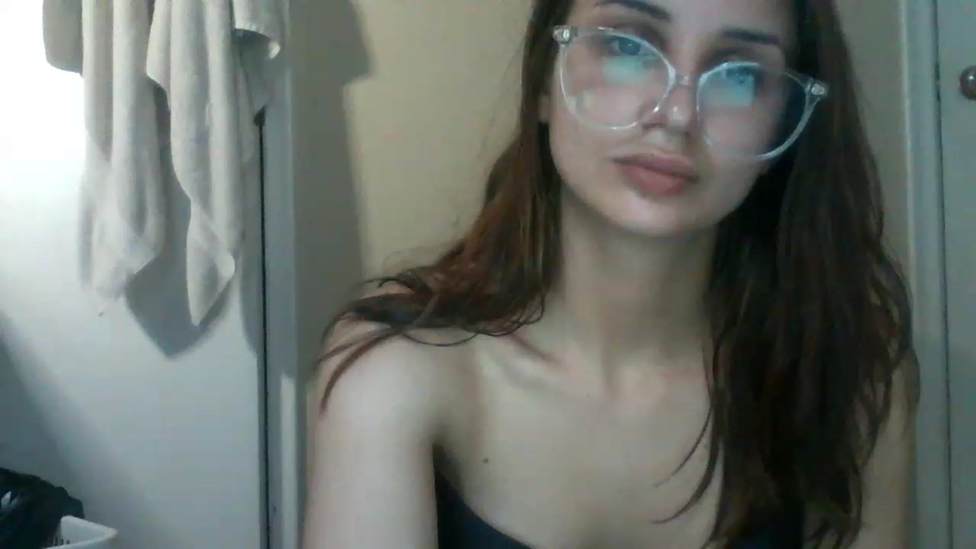 Gallery image thumbnail from Geekygirl10's myfreecams stream on, 11/16/2022, 17:09 image 13 of 20