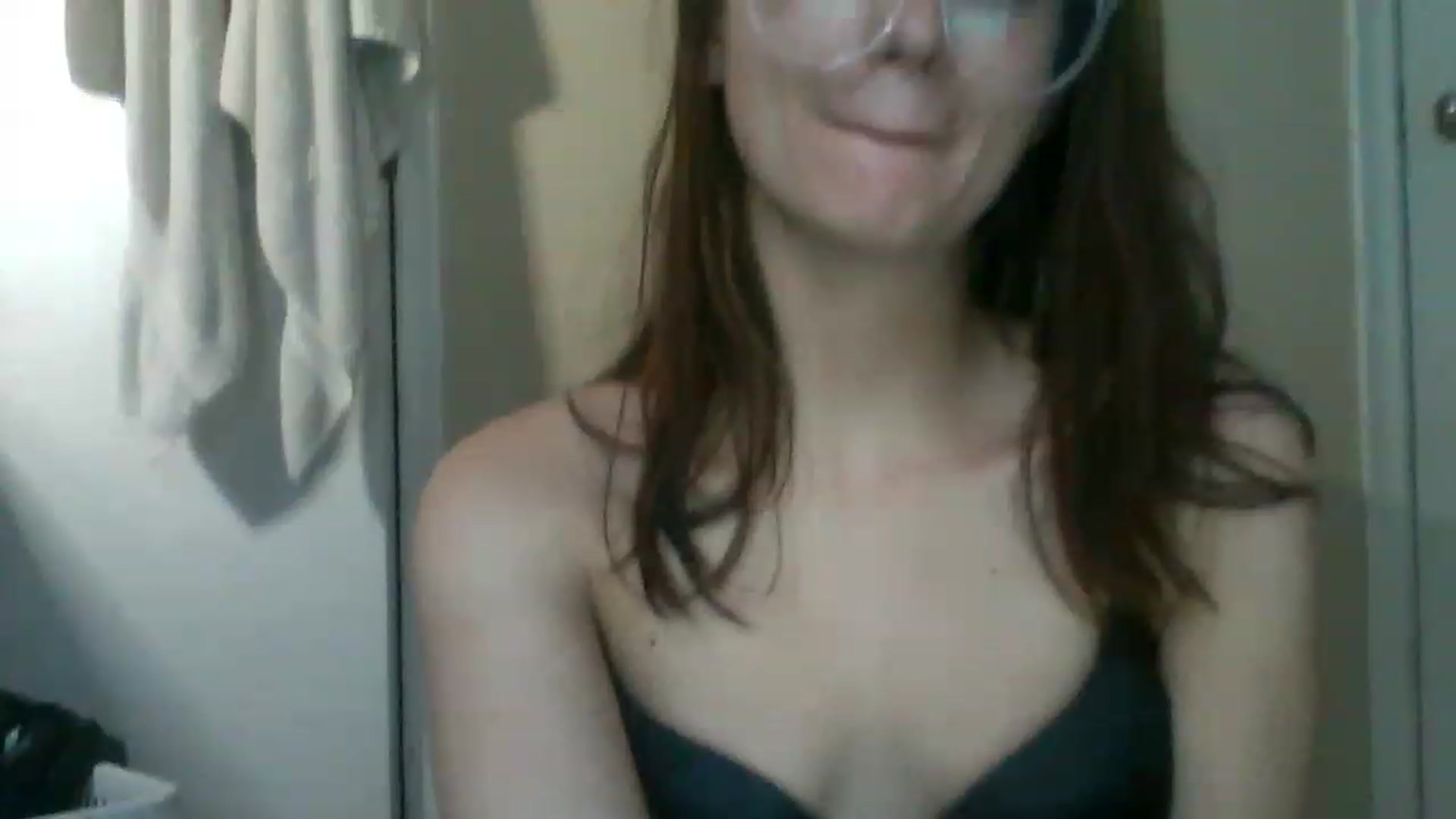 Gallery image thumbnail from Geekygirl10's myfreecams stream on, 11/16/2022, 17:09 image 14 of 20