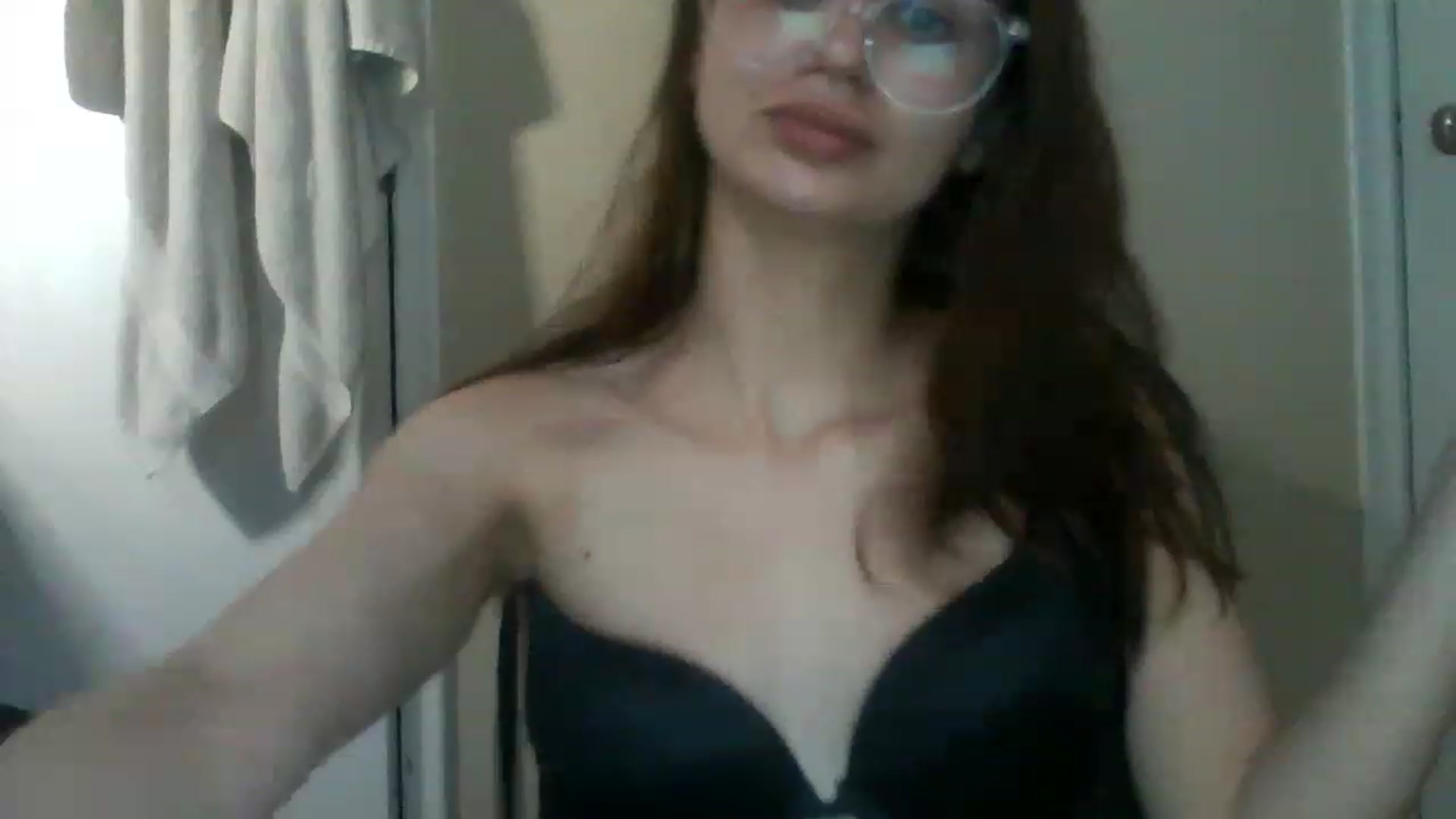 Gallery image thumbnail from Geekygirl10's myfreecams stream on, 11/16/2022, 17:09 image 12 of 20