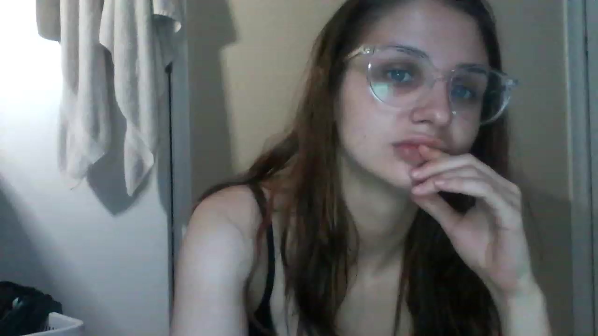 Gallery image thumbnail from Geekygirl10's myfreecams stream on, 11/16/2022, 17:09 image 1 of 20