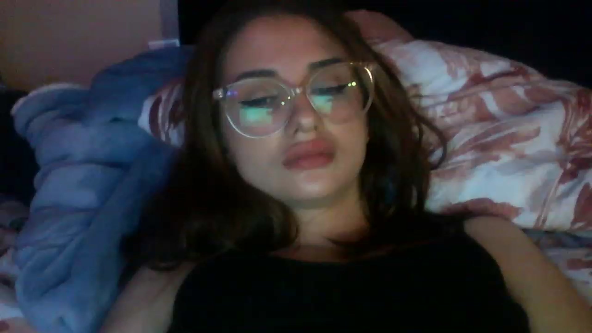 Gallery image thumbnail from Geekygirl10's myfreecams stream on, 11/18/2022, 19:15 image 19 of 20
