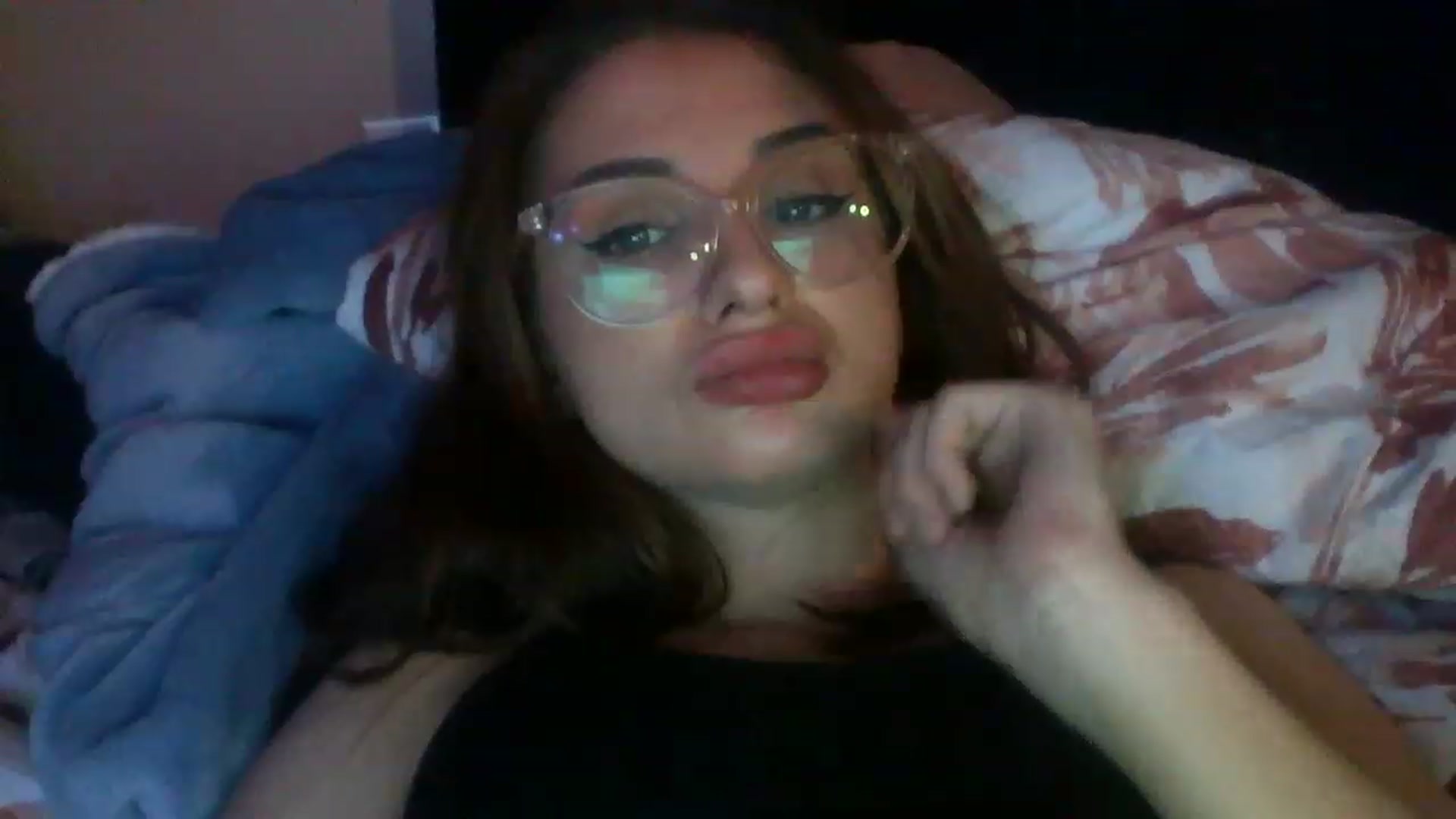 Gallery image thumbnail from Geekygirl10's myfreecams stream on, 11/18/2022, 19:15 image 18 of 20