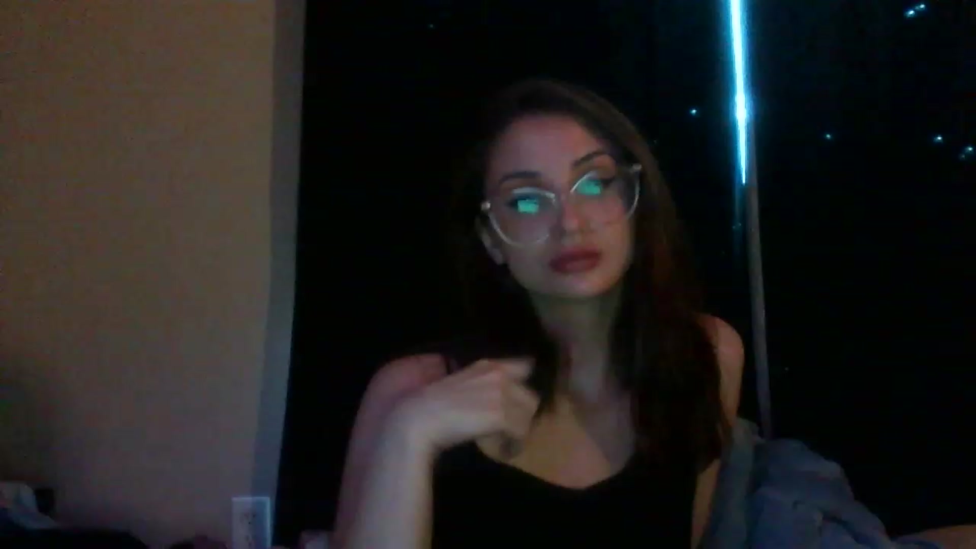 Gallery image thumbnail from Geekygirl10's myfreecams stream on, 11/18/2022, 19:15 image 7 of 20