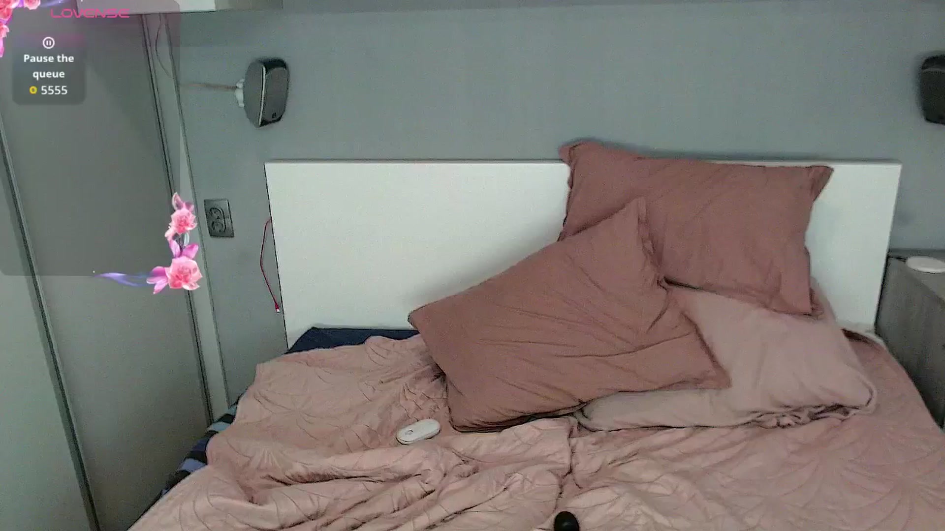 Gallery image thumbnail from GemLuva's myfreecams stream on, 12/16/2025, 13:38 image 13 of 20