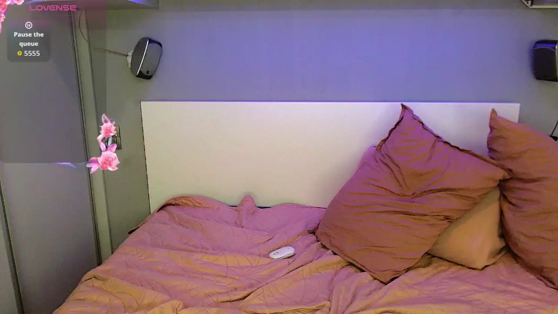 Gallery image thumbnail from GemLuva's myfreecams stream on, 03/13/2026, 12:05 image 11 of 20