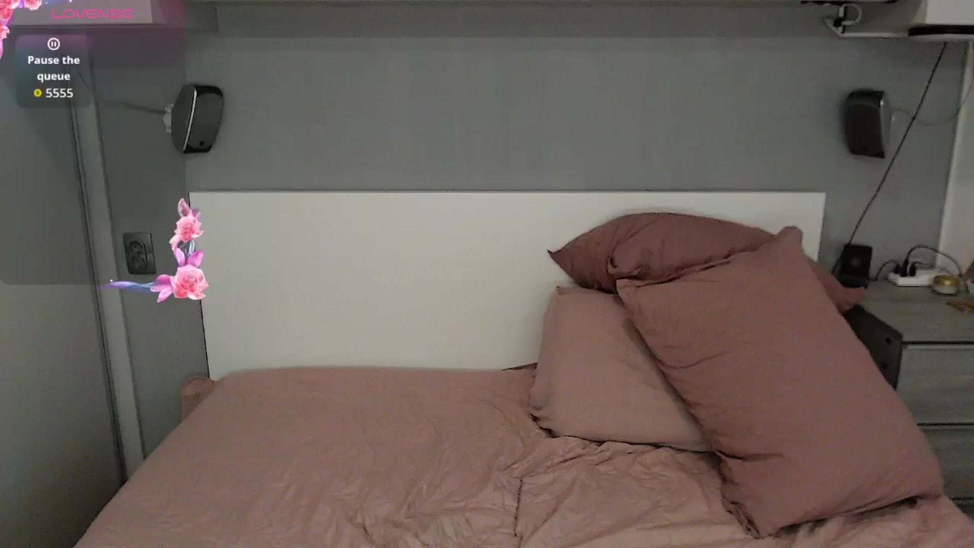 Gallery image thumbnail from GemLuva's myfreecams stream on, 04/22/2026, 11:57 image 5 of 20