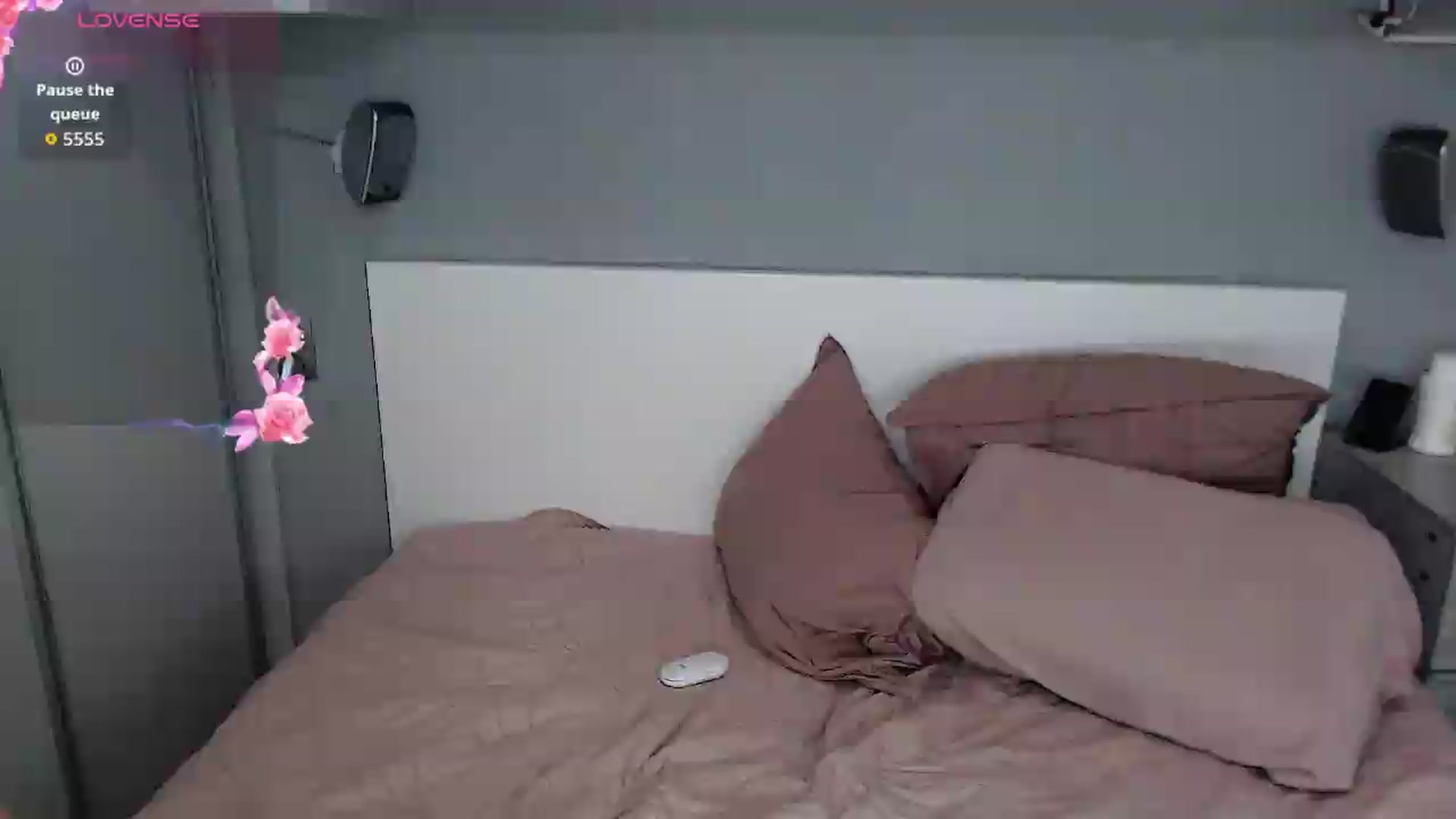 Gallery image thumbnail from GemLuva's myfreecams stream on, 05/13/2026, 11:32 image 7 of 20