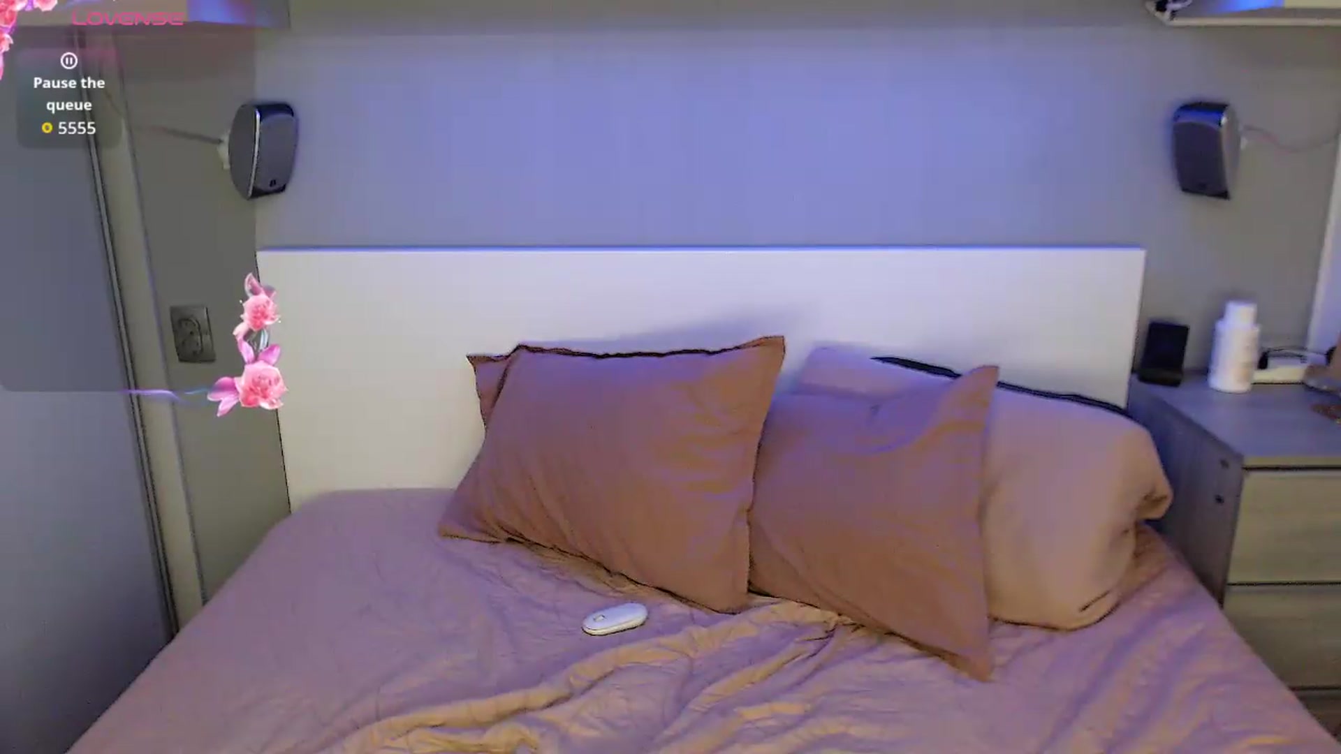 Gallery image thumbnail from GemLuva's myfreecams stream on, 05/14/2026, 12:34 image 10 of 20