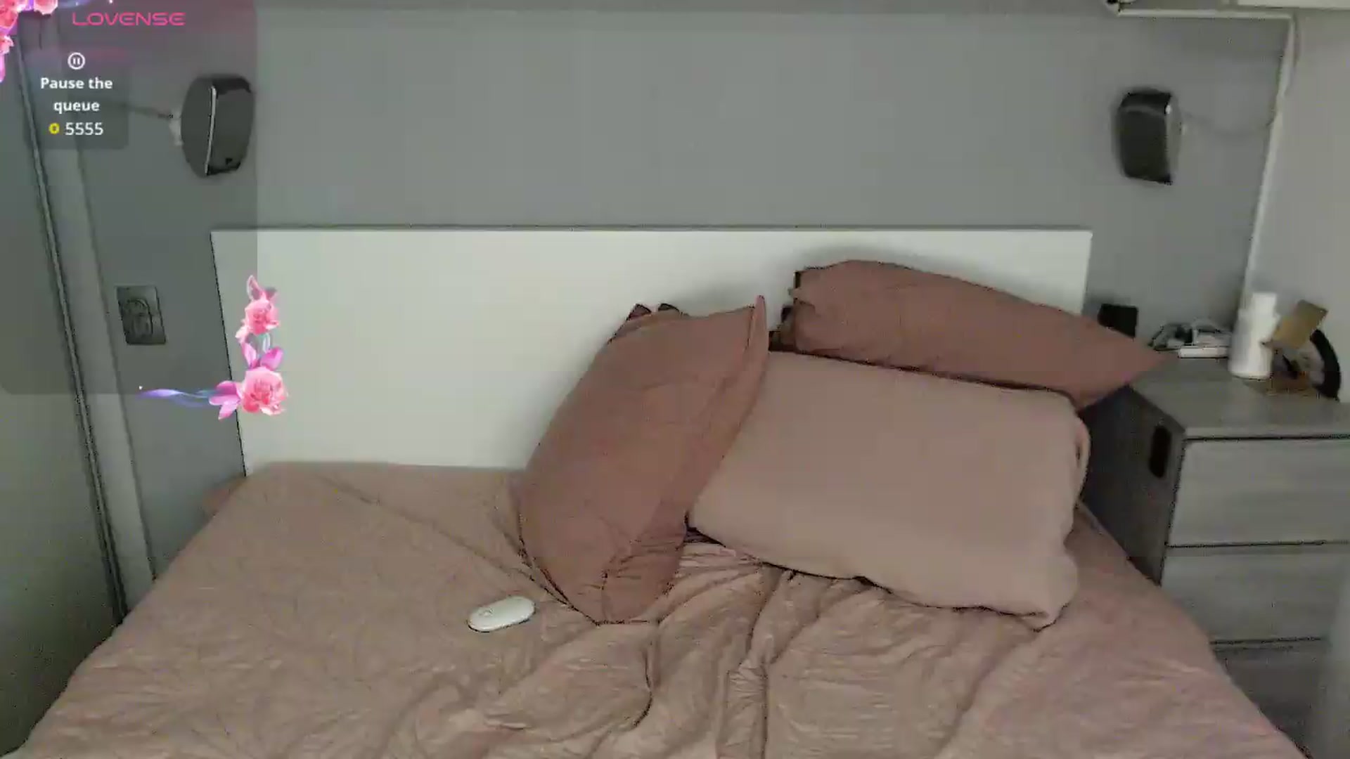 Gallery image thumbnail from GemLuva's myfreecams stream on, 05/29/2026, 11:27 image 2 of 20