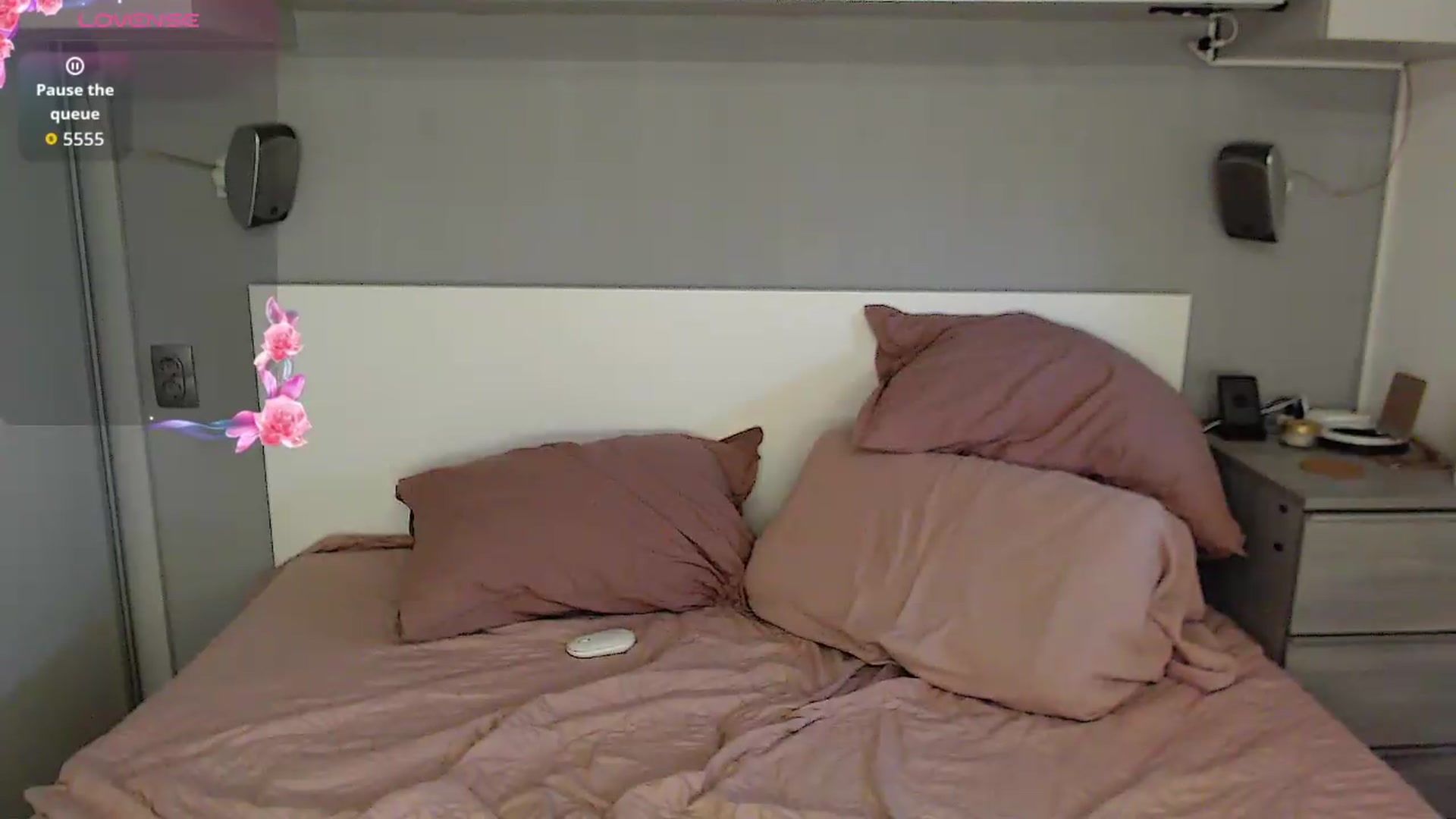 Gallery image thumbnail from GemLuva's myfreecams stream on, 07/31/2026, 11:18 image 15 of 20