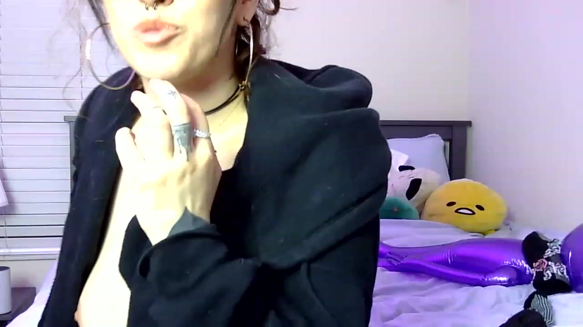 Gallery image thumbnail from GeminiJade69's myfreecams stream on, 05/14/2023, 07:04 image 2 of 20