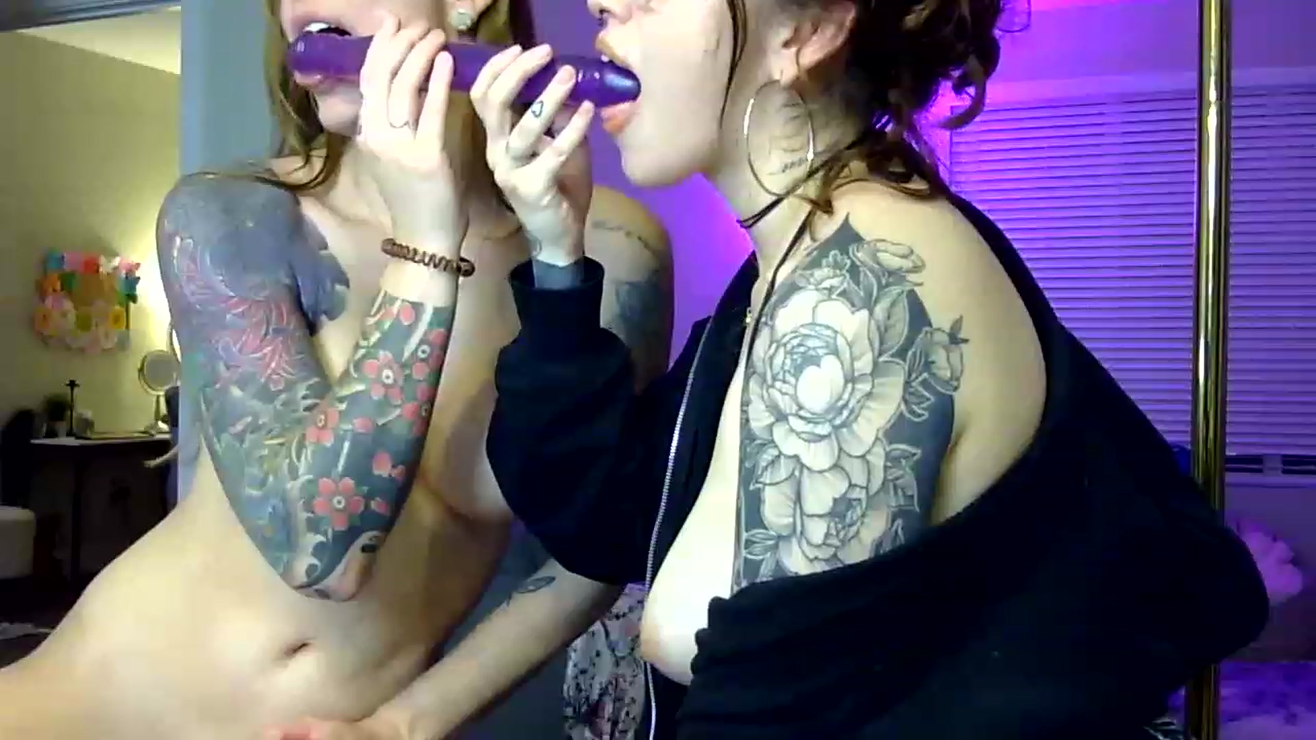 Gallery image thumbnail from GeminiJade69's myfreecams stream on, 05/14/2023, 09:45 image 19 of 20
