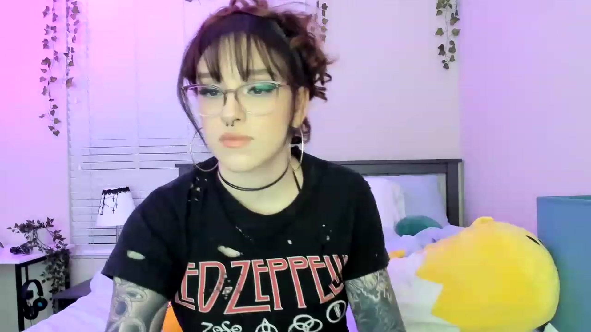 Gallery image thumbnail from GeminiJade69's myfreecams stream on, 05/15/2023, 06:54 image 12 of 20
