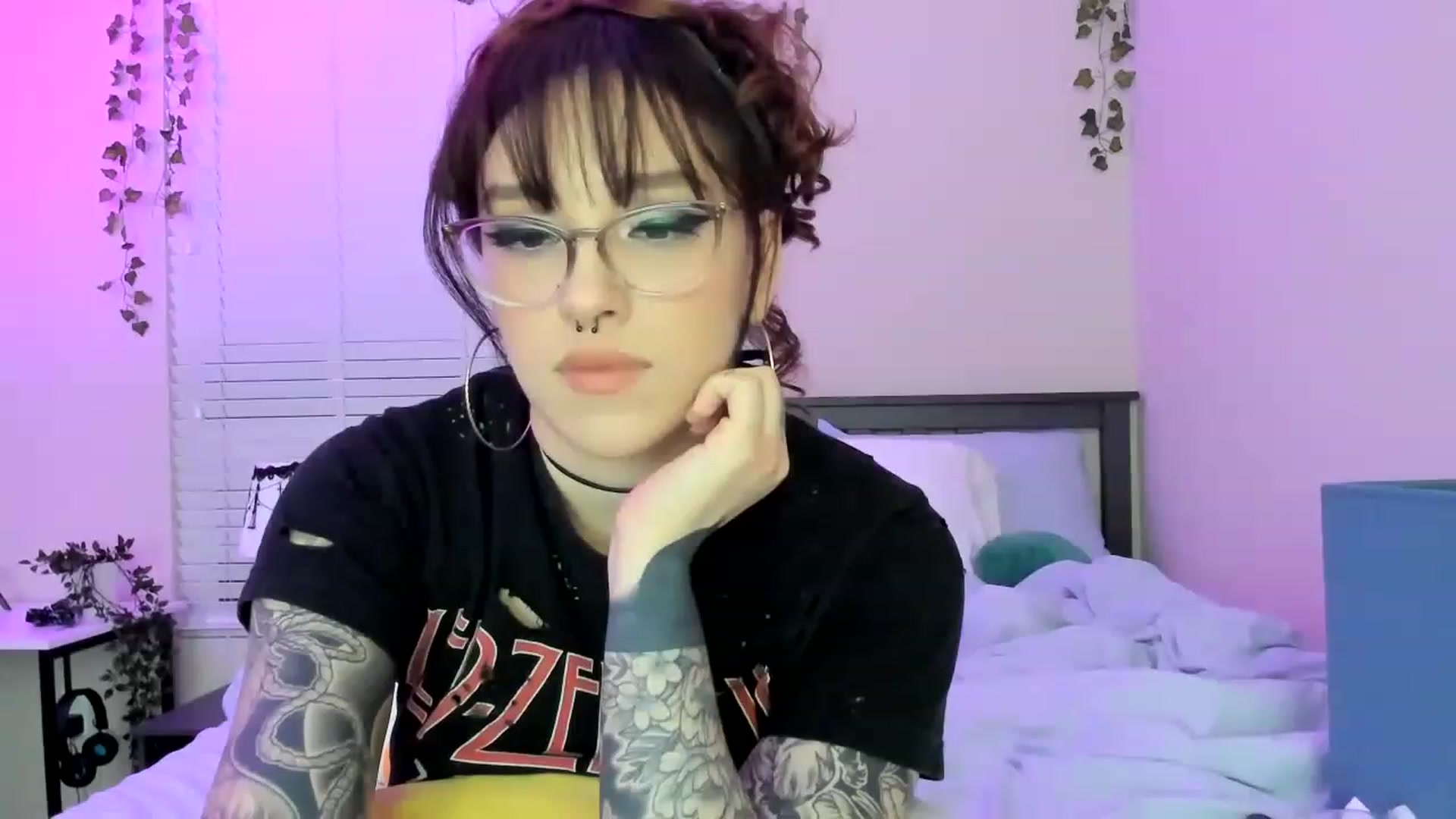 Gallery image thumbnail from GeminiJade69's myfreecams stream on, 05/15/2023, 06:54 image 20 of 20
