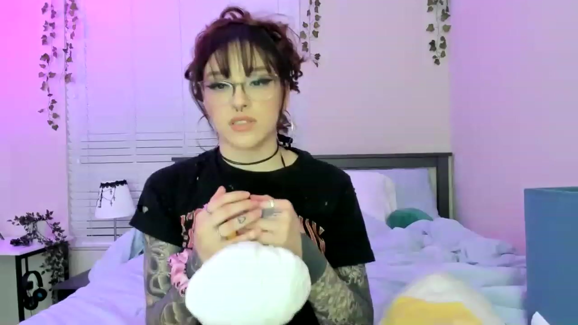 Gallery image thumbnail from GeminiJade69's myfreecams stream on, 05/15/2023, 06:54 image 7 of 20