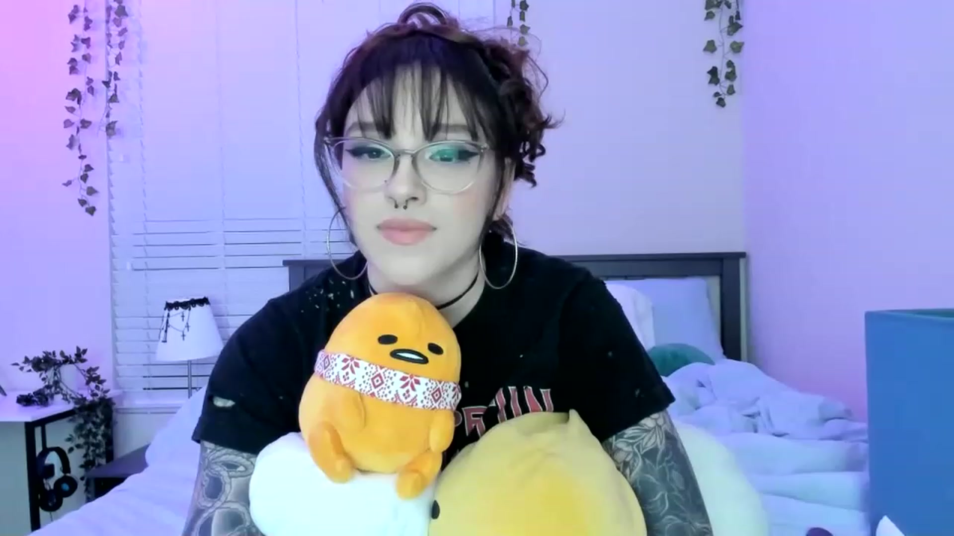 Gallery image thumbnail from GeminiJade69's myfreecams stream on, 05/15/2023, 06:54 image 6 of 20
