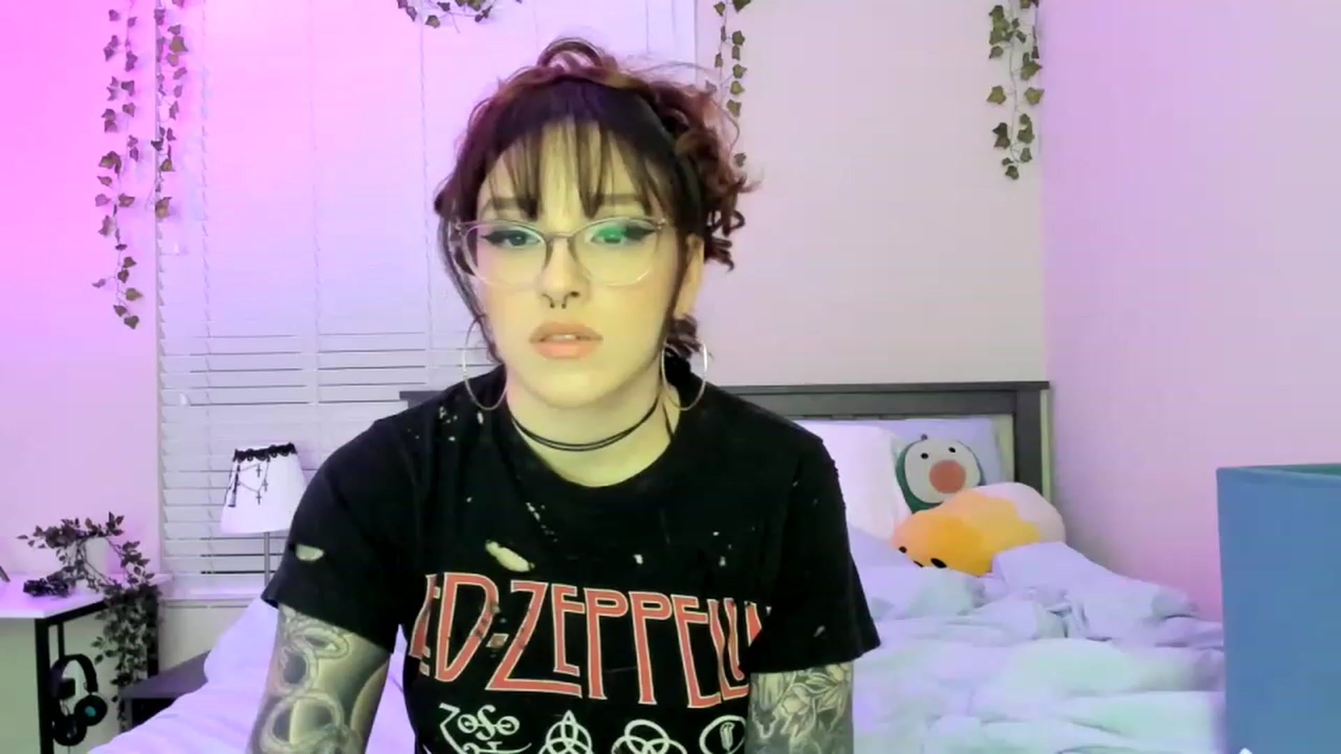 Gallery image thumbnail from GeminiJade69's myfreecams stream on, 05/15/2023, 06:54 image 1 of 20