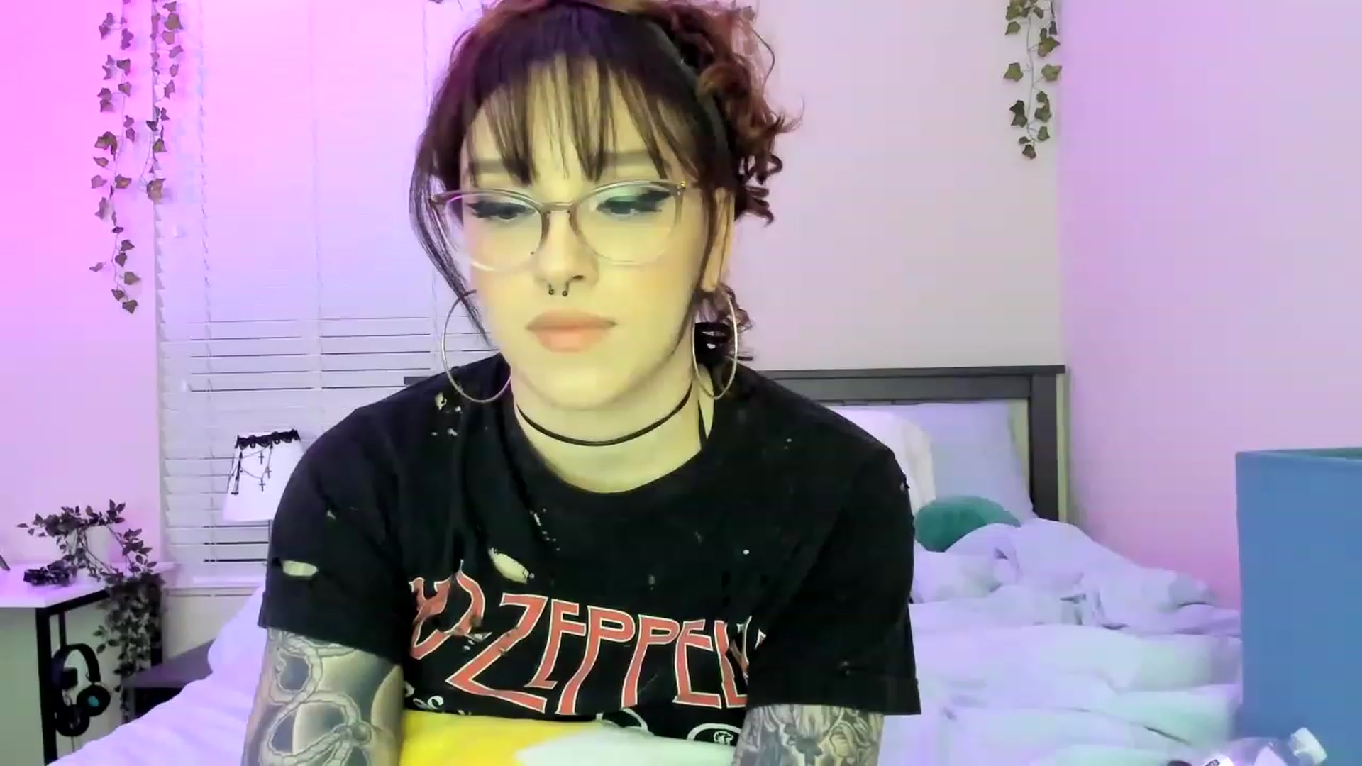 Gallery image thumbnail from GeminiJade69's myfreecams stream on, 05/15/2023, 06:54 image 19 of 20