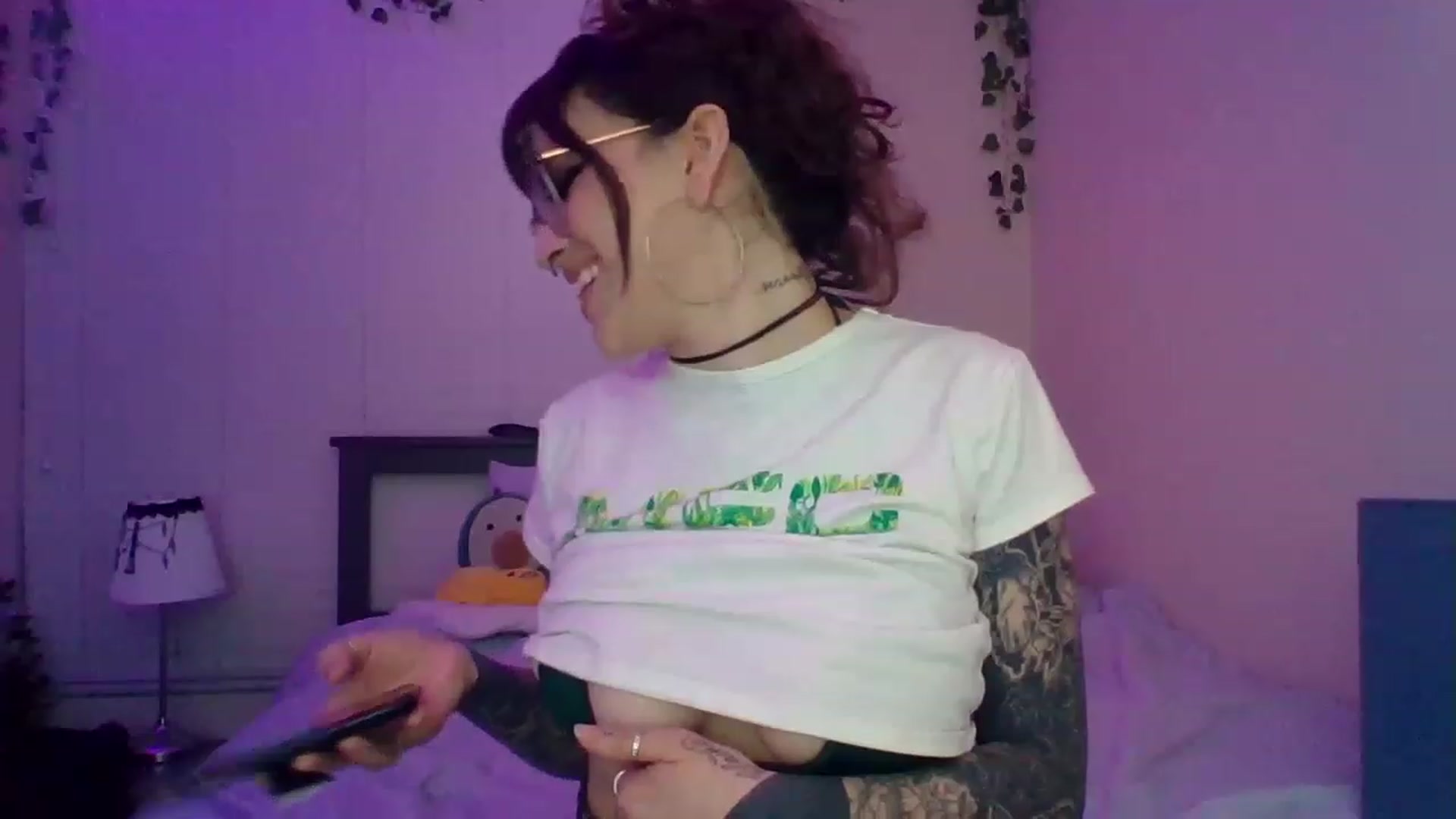 Gallery image thumbnail from GeminiJade69's myfreecams stream on, 05/17/2023, 07:50 image 18 of 20
