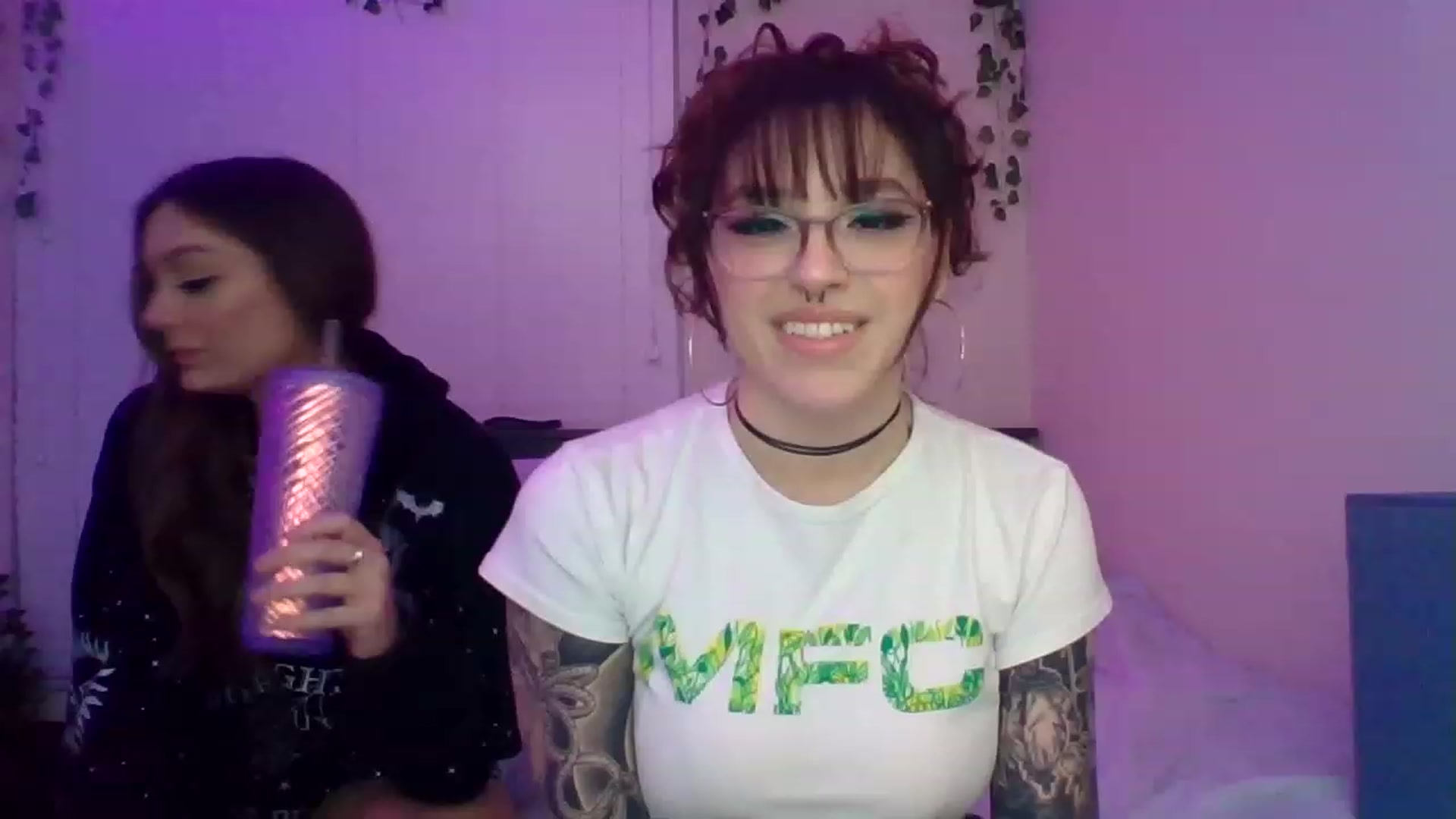 Gallery image thumbnail from GeminiJade69's myfreecams stream on, 05/17/2023, 07:50 image 15 of 20