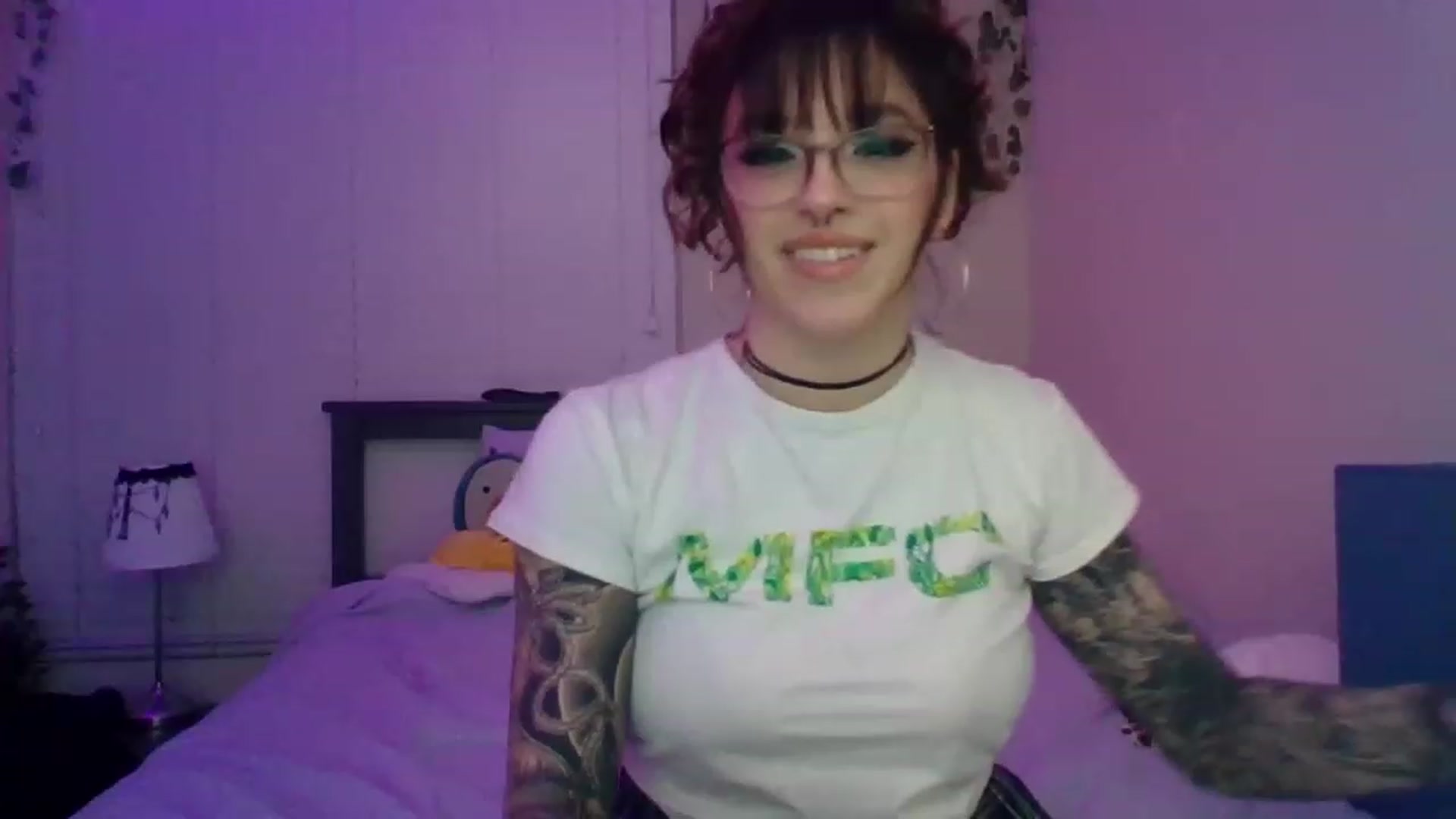 Gallery image thumbnail from GeminiJade69's myfreecams stream on, 05/17/2023, 07:50 image 6 of 20