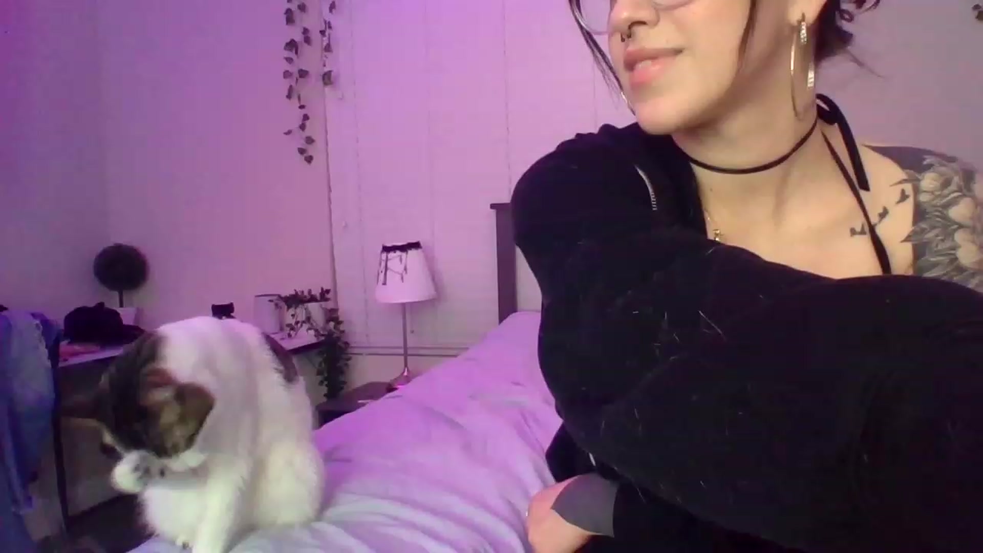 Gallery image thumbnail from GeminiJade69's myfreecams stream on, 05/20/2023, 09:31 image 10 of 20