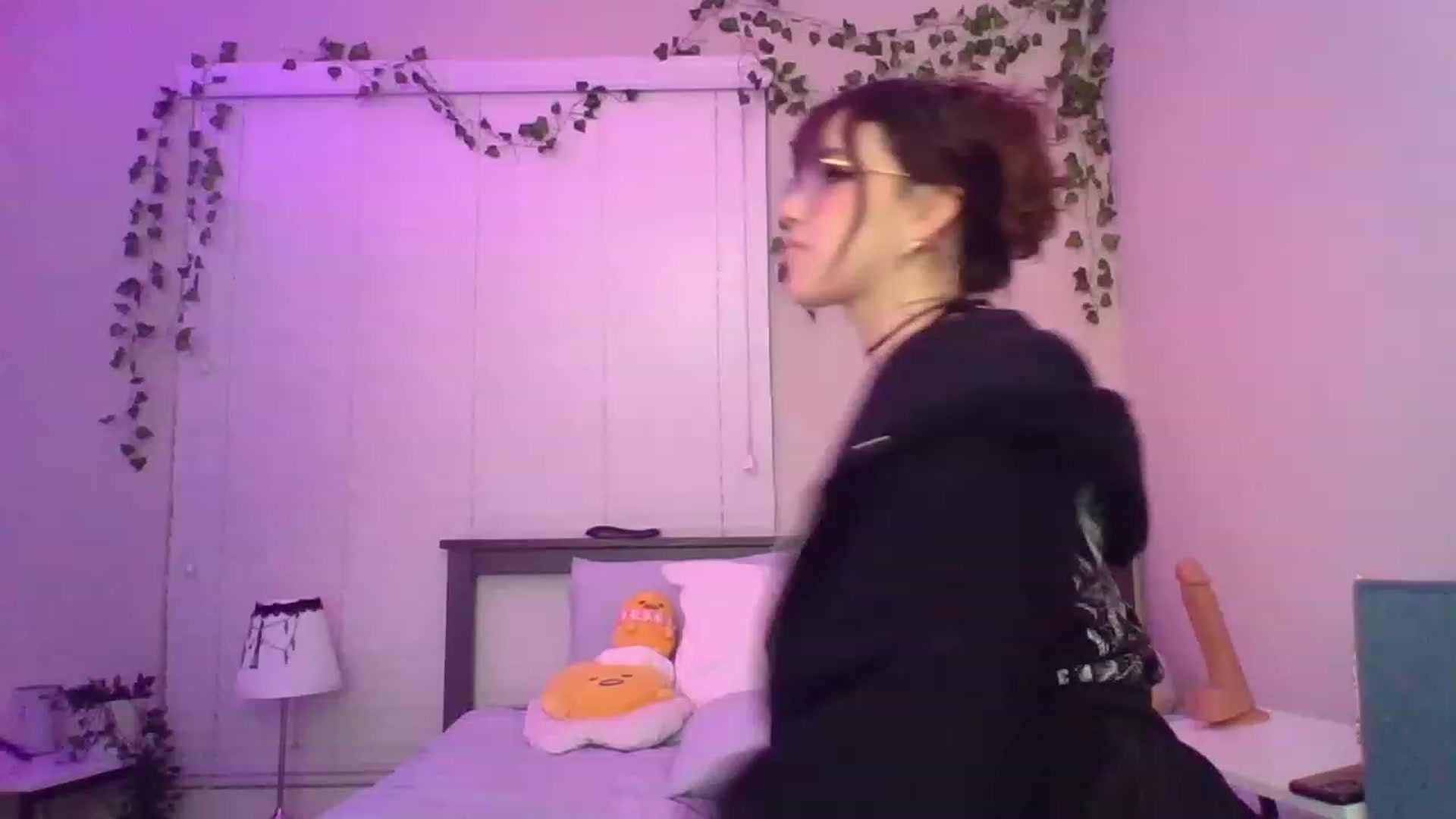 Gallery image thumbnail from GeminiJade69's myfreecams stream on, 05/20/2023, 09:31 image 15 of 20