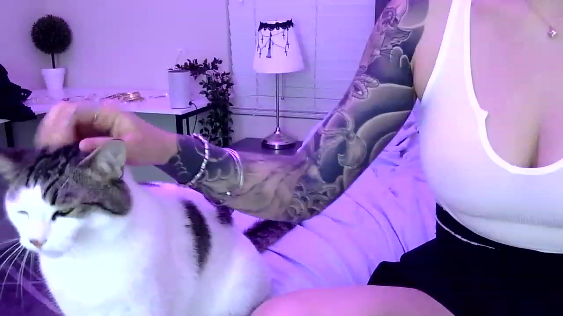 Gallery image thumbnail from GeminiJade69's myfreecams stream on, 05/23/2023, 06:21 image 3 of 20