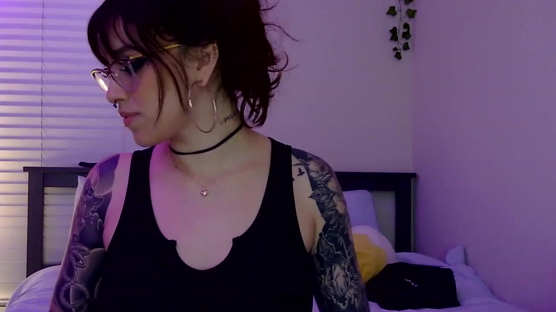 Gallery image thumbnail from GeminiJade69's myfreecams stream on, 05/27/2023, 08:34 image 8 of 20