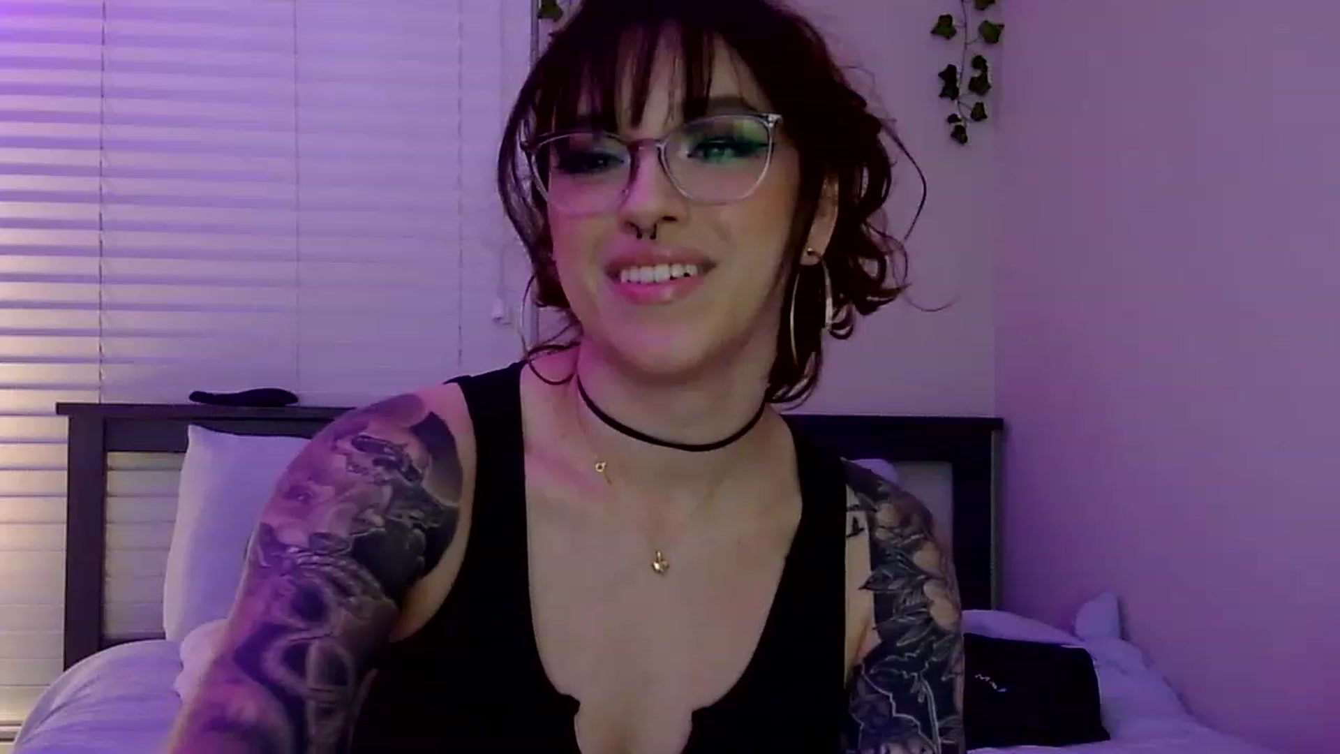 Gallery image thumbnail from GeminiJade69's myfreecams stream on, 05/27/2023, 08:34 image 7 of 20
