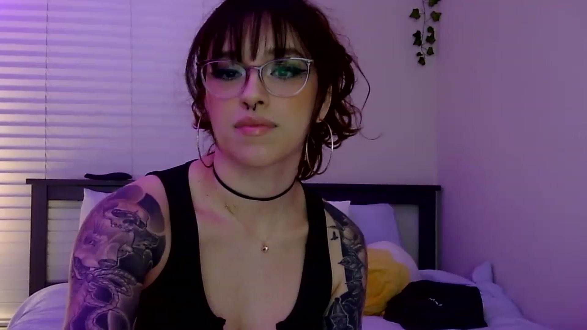 Gallery image thumbnail from GeminiJade69's myfreecams stream on, 05/27/2023, 08:34 image 15 of 20