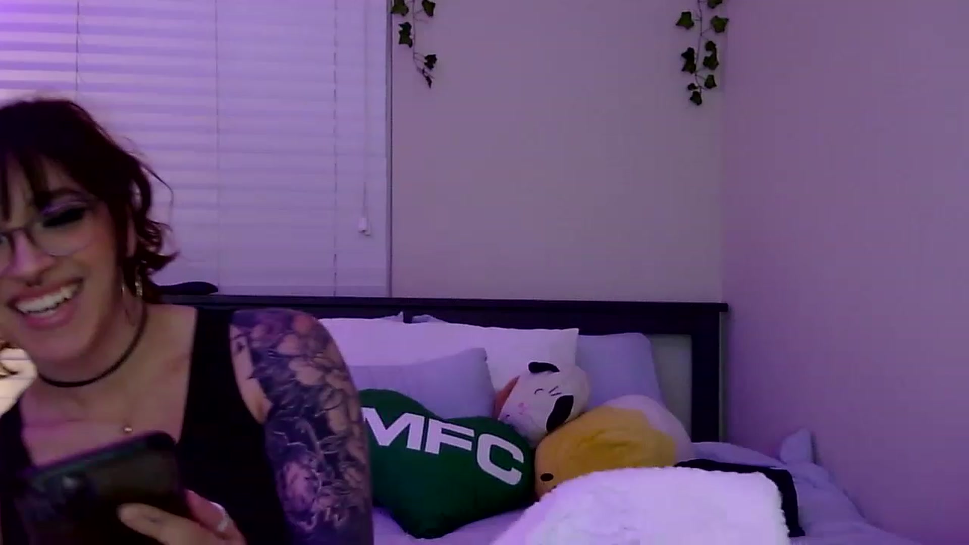 Gallery image thumbnail from GeminiJade69's myfreecams stream on, 05/27/2023, 08:34 image 11 of 20