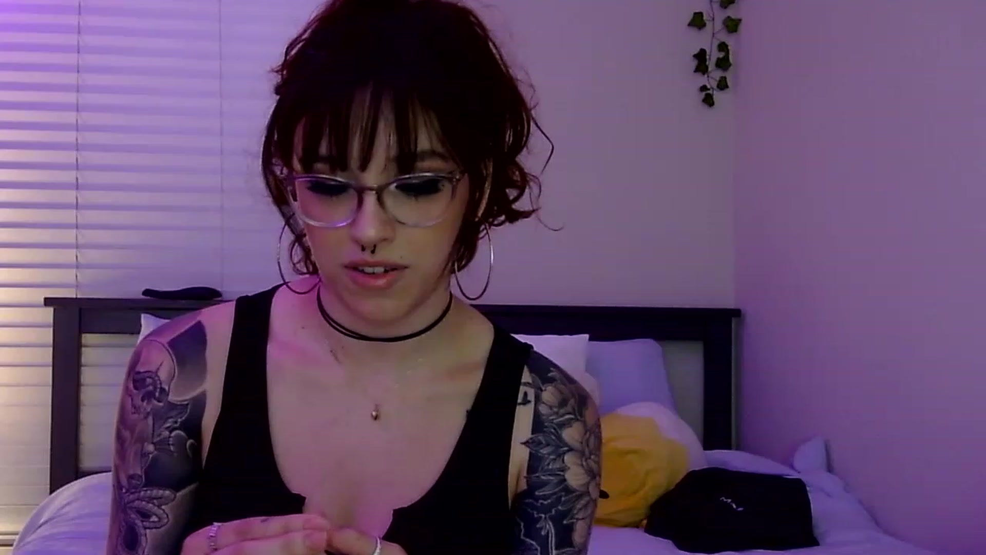 Gallery image thumbnail from GeminiJade69's myfreecams stream on, 05/27/2023, 08:34 image 12 of 20