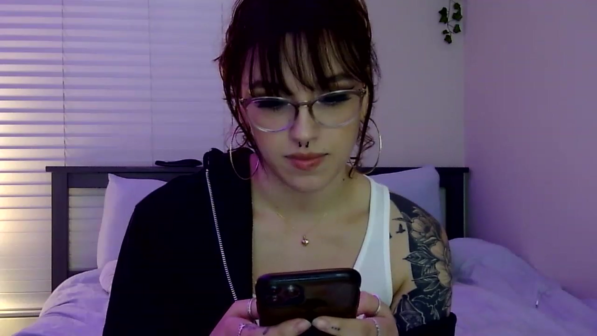 Gallery image thumbnail from GeminiJade69's myfreecams stream on, 05/31/2023, 05:26 image 14 of 20