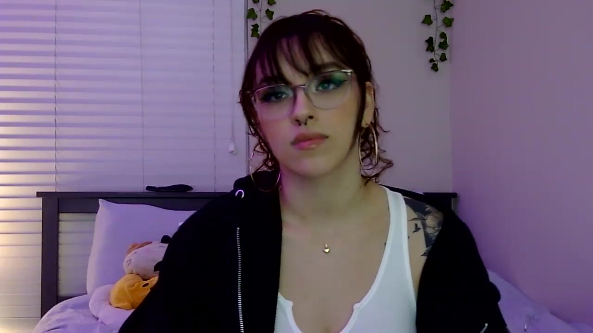 Gallery image thumbnail from GeminiJade69's myfreecams stream on, 05/31/2023, 05:26 image 16 of 20