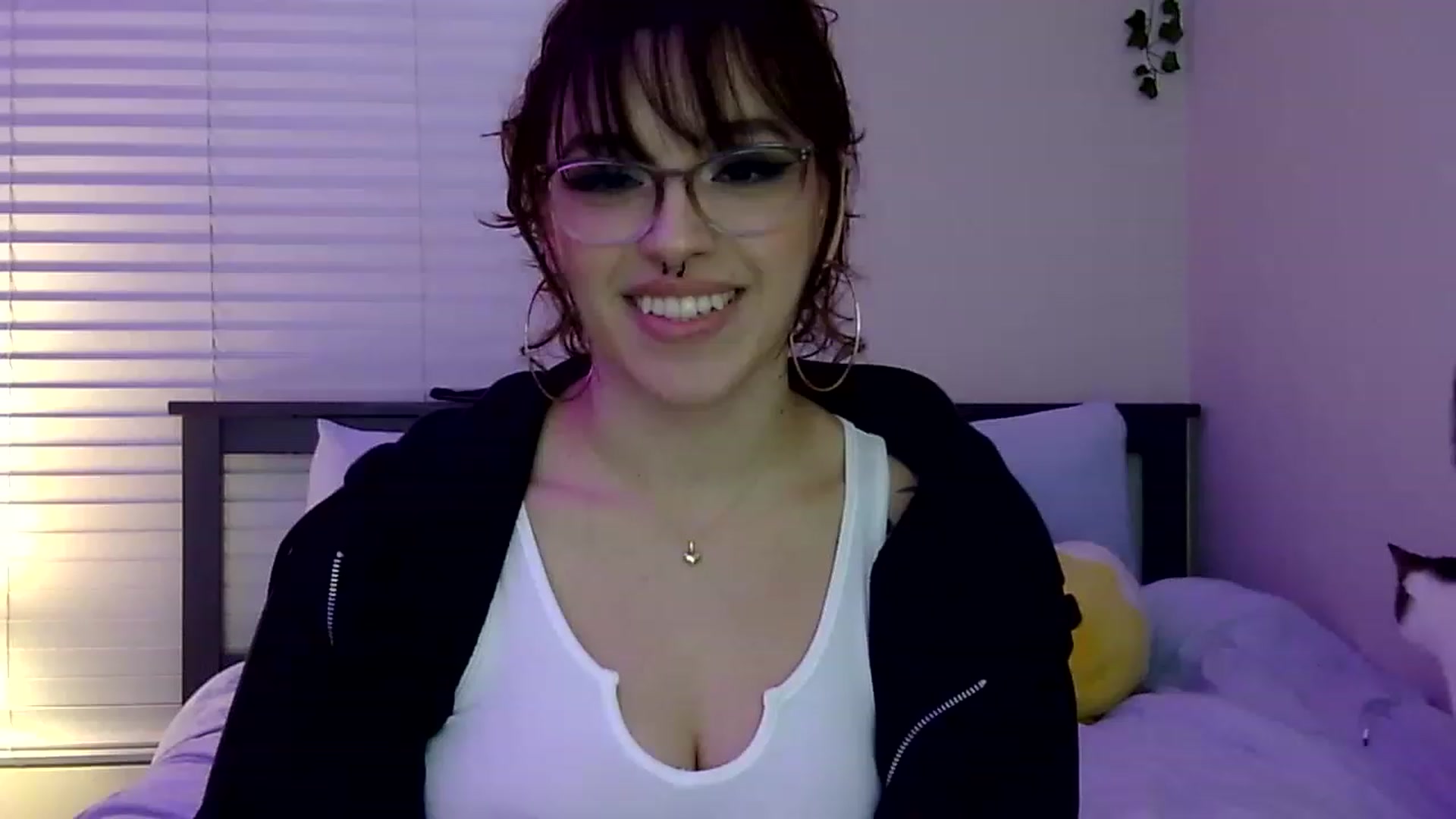 Gallery image thumbnail from GeminiJade69's myfreecams stream on, 05/31/2023, 05:26 image 12 of 20