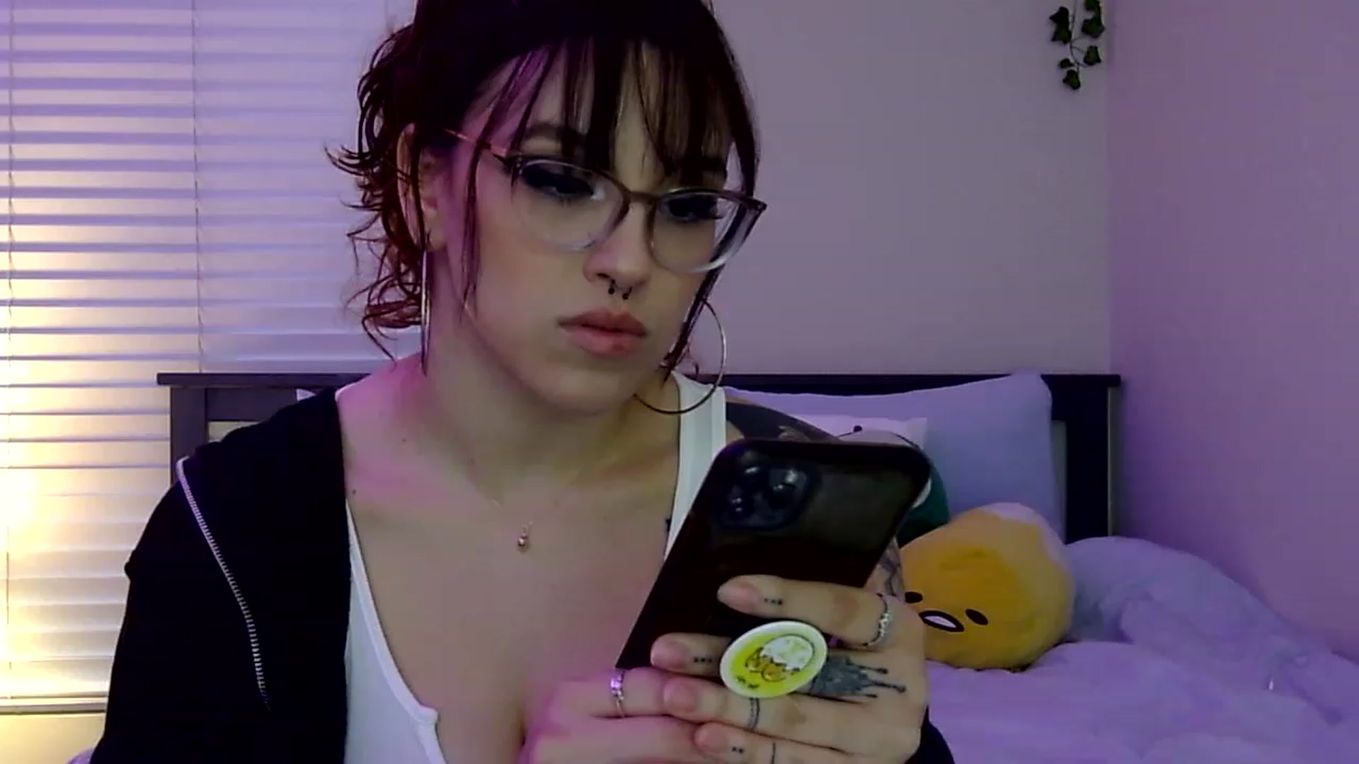 Gallery image thumbnail from GeminiJade69's myfreecams stream on, 05/31/2023, 05:26 image 5 of 20