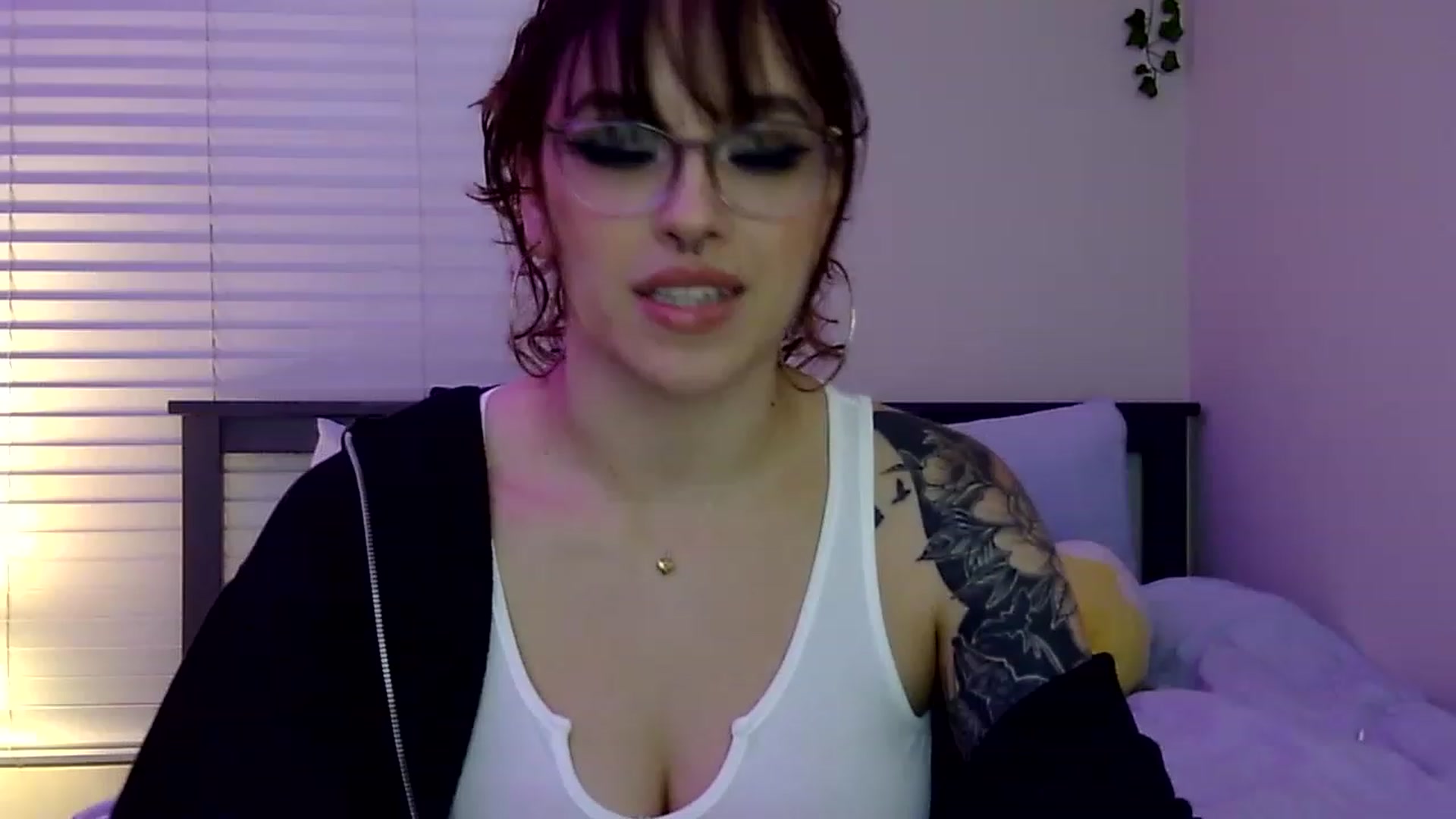 Gallery image thumbnail from GeminiJade69's myfreecams stream on, 05/31/2023, 05:26 image 8 of 20